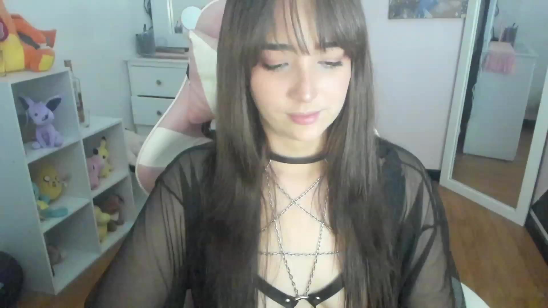 Gallery image thumbnail from sofi_garcia_'s myfreecams stream on, 02/12/2023, 05:23 image 15 of 20