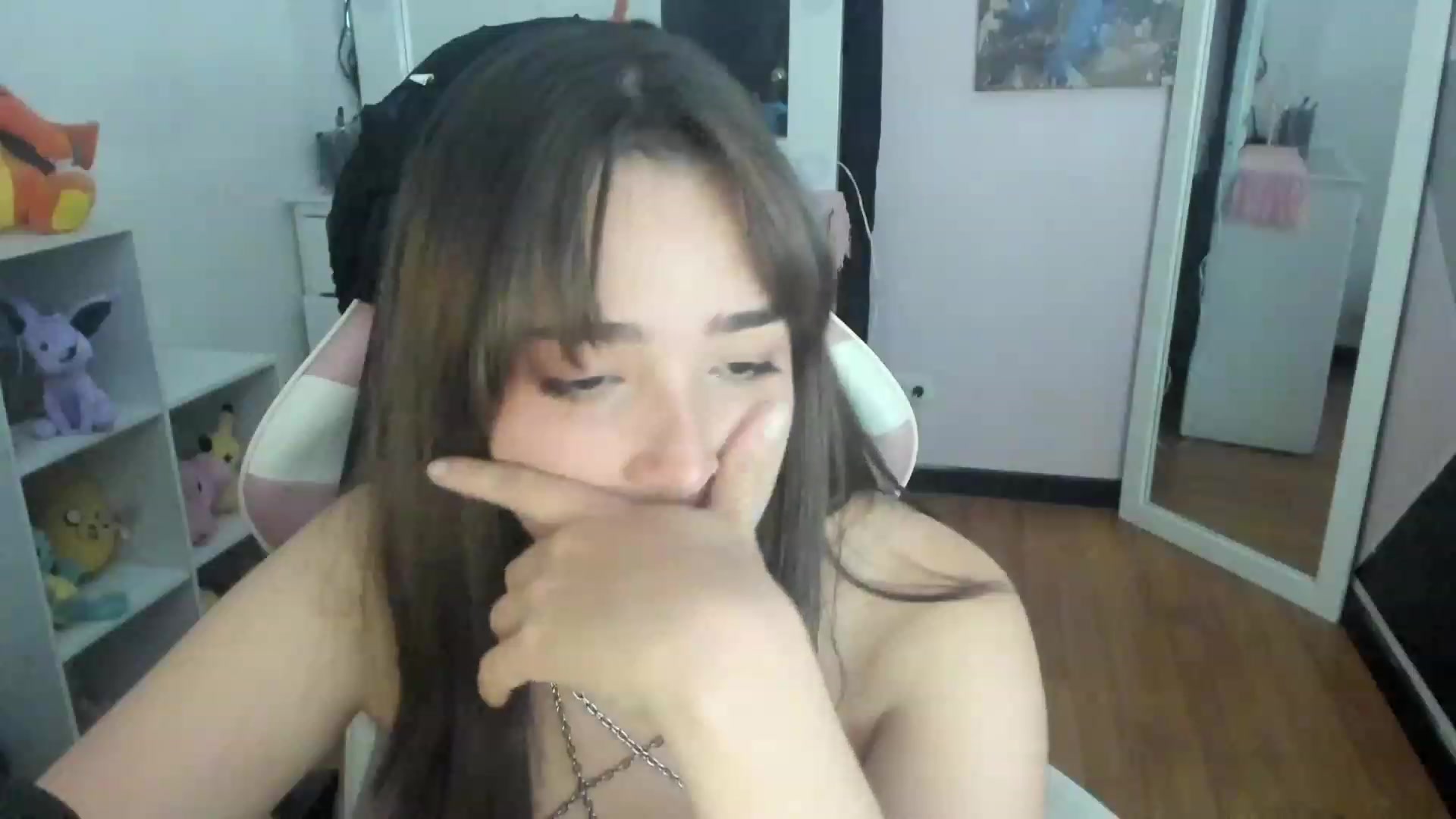 Gallery image thumbnail from sofi_garcia_'s myfreecams stream on, 02/12/2023, 07:24 image 14 of 20