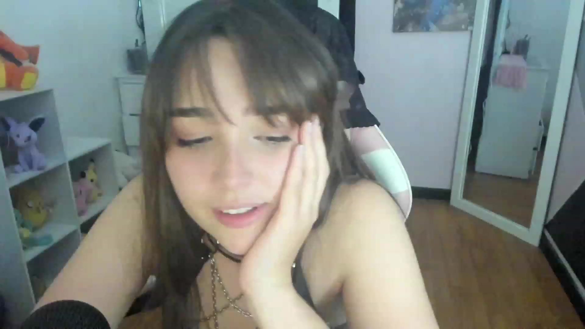 Gallery image thumbnail from sofi_garcia_'s myfreecams stream on, 02/12/2023, 07:24 image 16 of 20