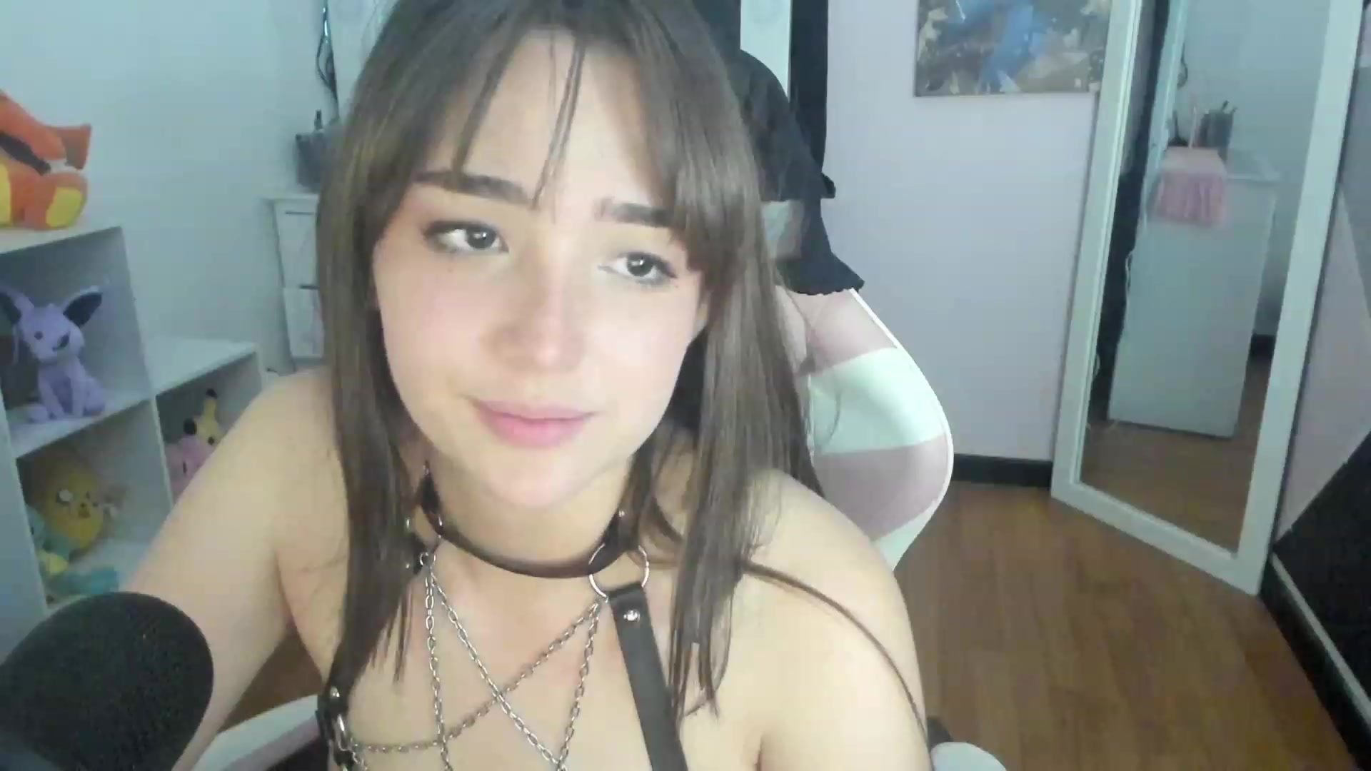 Gallery image thumbnail from sofi_garcia_'s myfreecams stream on, 02/12/2023, 07:24 image 11 of 20