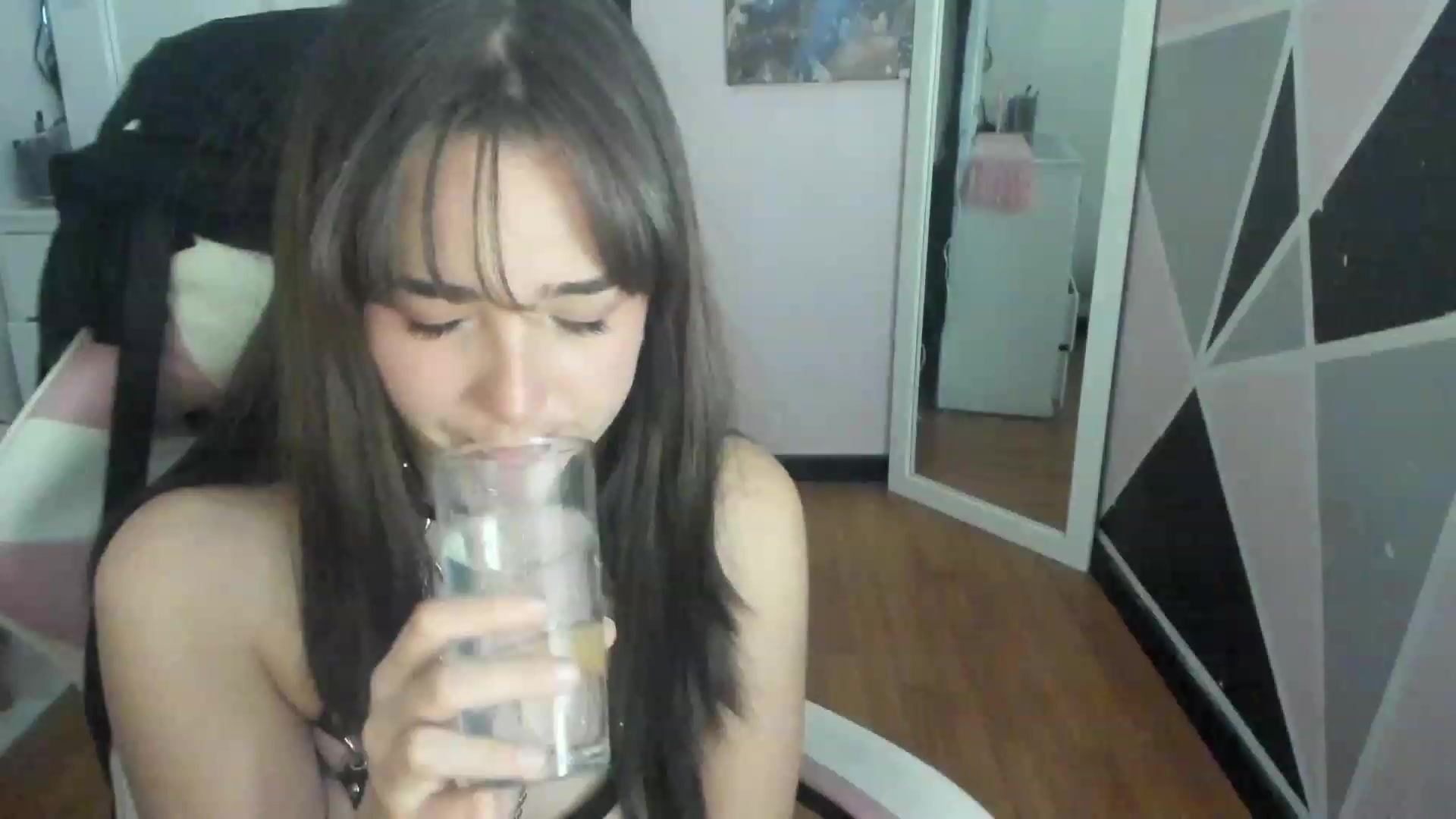 Gallery image thumbnail from sofi_garcia_'s myfreecams stream on, 02/12/2023, 07:24 image 18 of 20