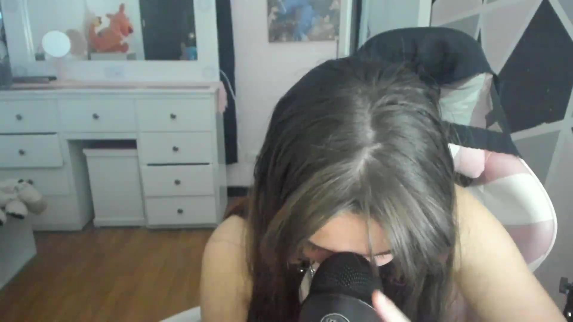 Gallery image thumbnail from sofi_garcia_'s myfreecams stream on, 02/12/2023, 08:07 image 18 of 20