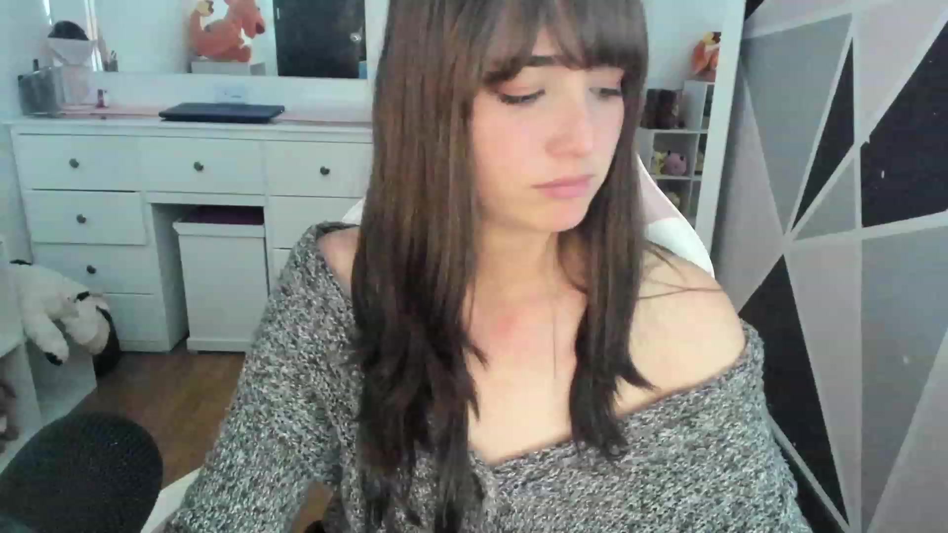 Gallery image thumbnail from sofi_garcia_'s myfreecams stream on, 02/16/2023, 05:35 image 4 of 20