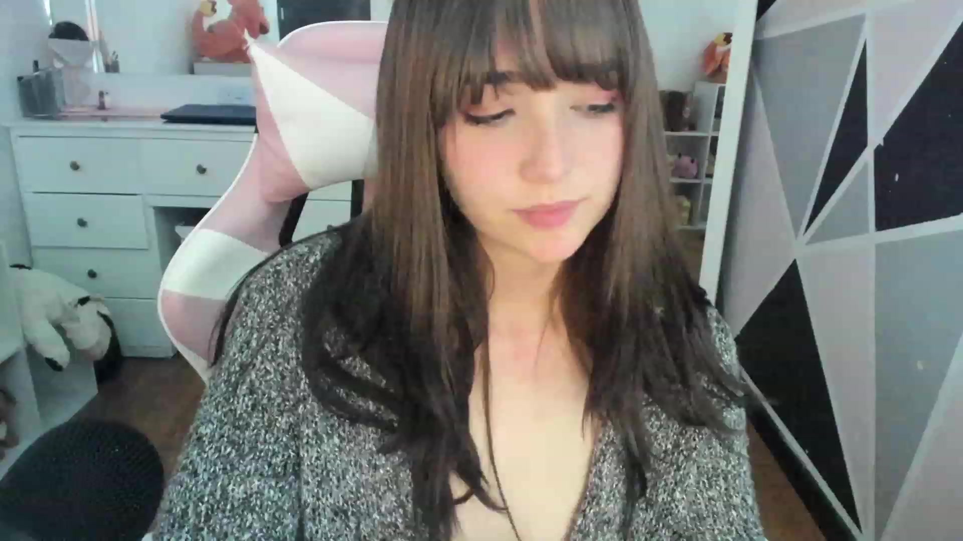 Gallery image thumbnail from sofi_garcia_'s myfreecams stream on, 02/16/2023, 05:35 image 19 of 20