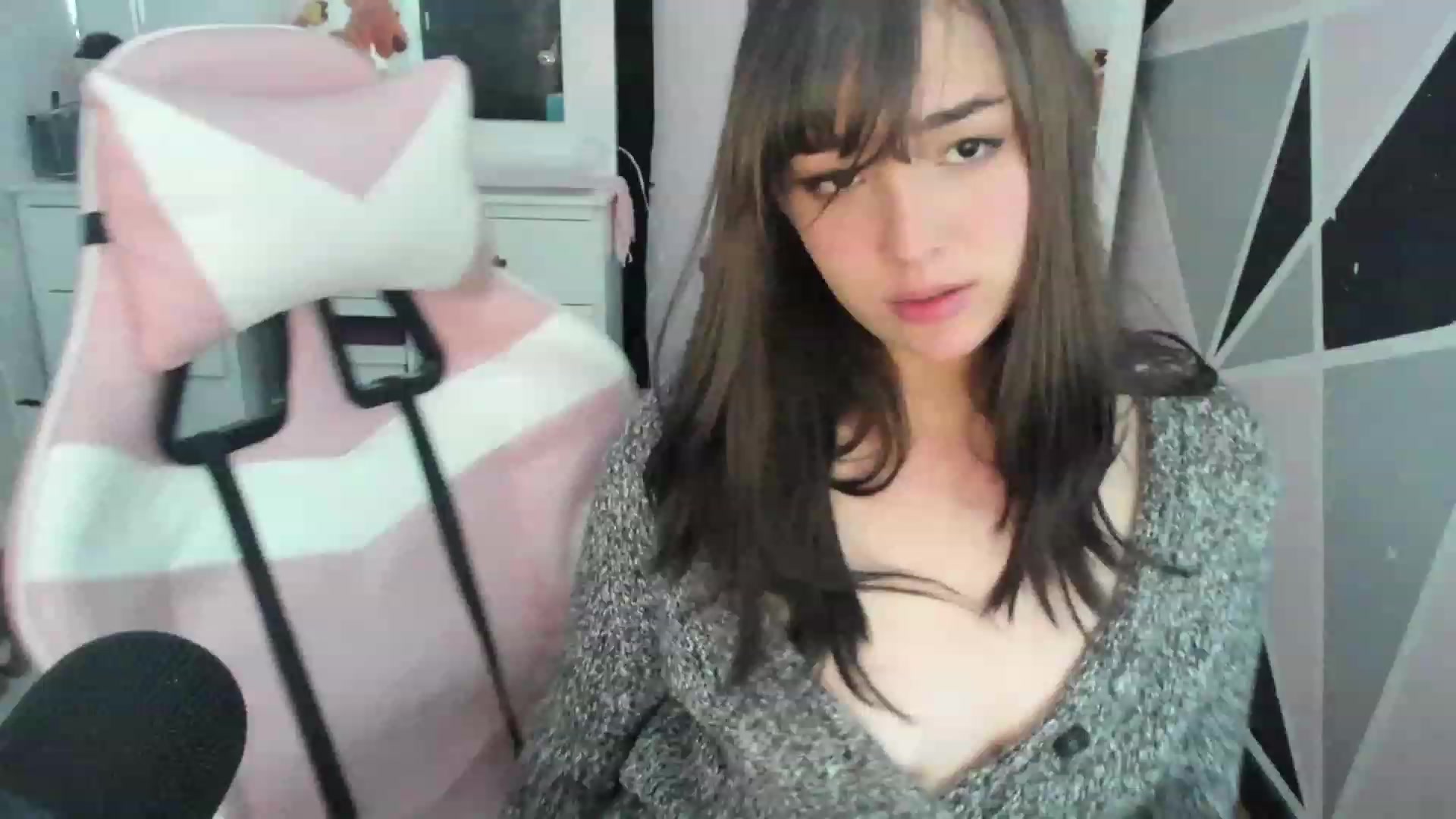 Gallery image thumbnail from sofi_garcia_'s myfreecams stream on, 02/16/2023, 05:35 image 15 of 20