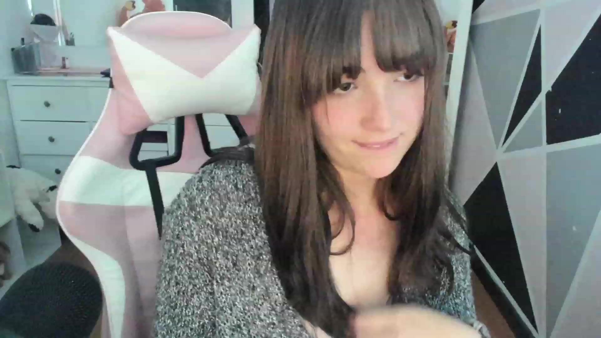 Gallery image thumbnail from sofi_garcia_'s myfreecams stream on, 02/16/2023, 05:35 image 16 of 20