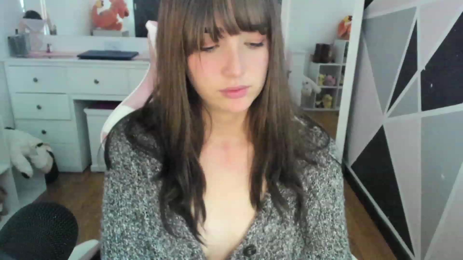 Gallery image thumbnail from sofi_garcia_'s myfreecams stream on, 02/16/2023, 05:35 image 18 of 20