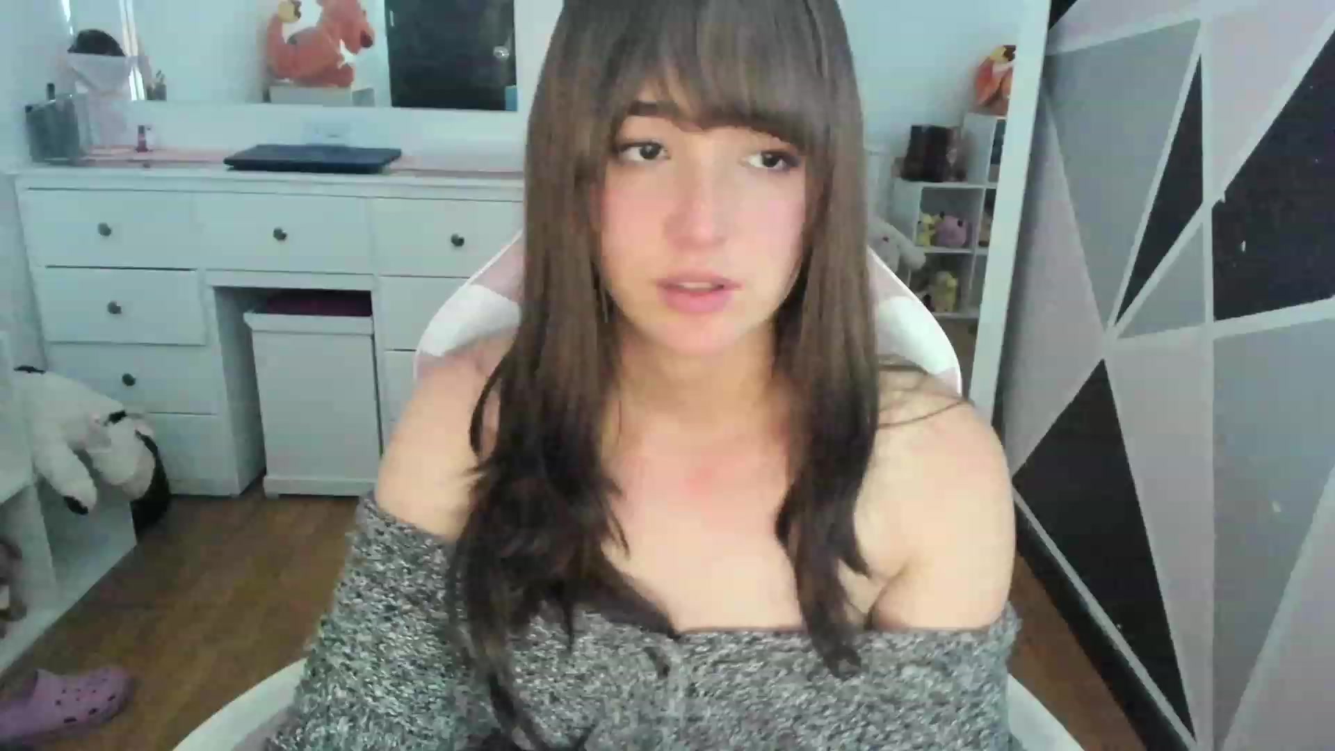 Gallery image thumbnail from sofi_garcia_'s myfreecams stream on, 02/16/2023, 05:35 image 1 of 20