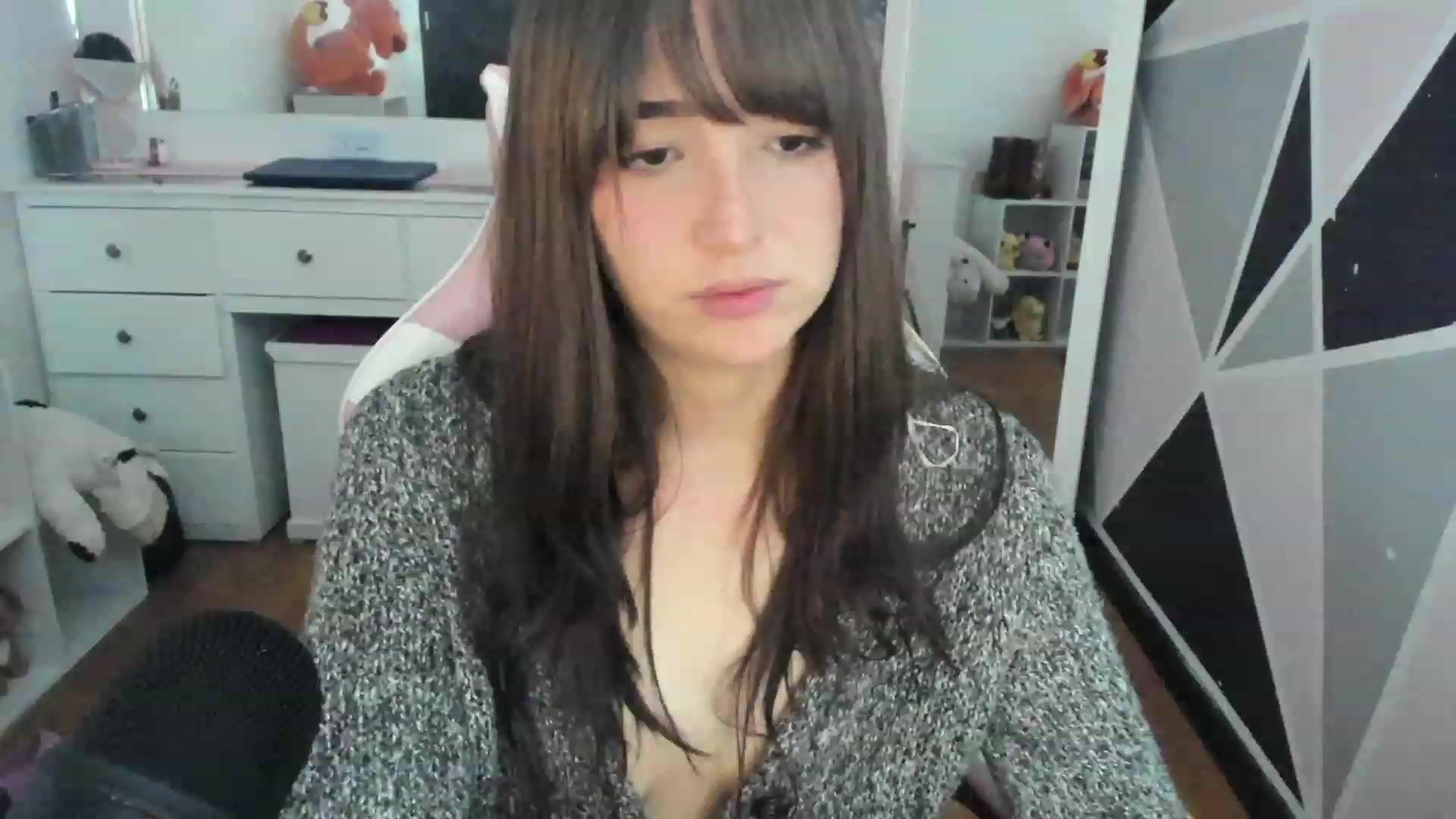Gallery image thumbnail from sofi_garcia_'s myfreecams stream on, 02/16/2023, 05:58 image 11 of 20