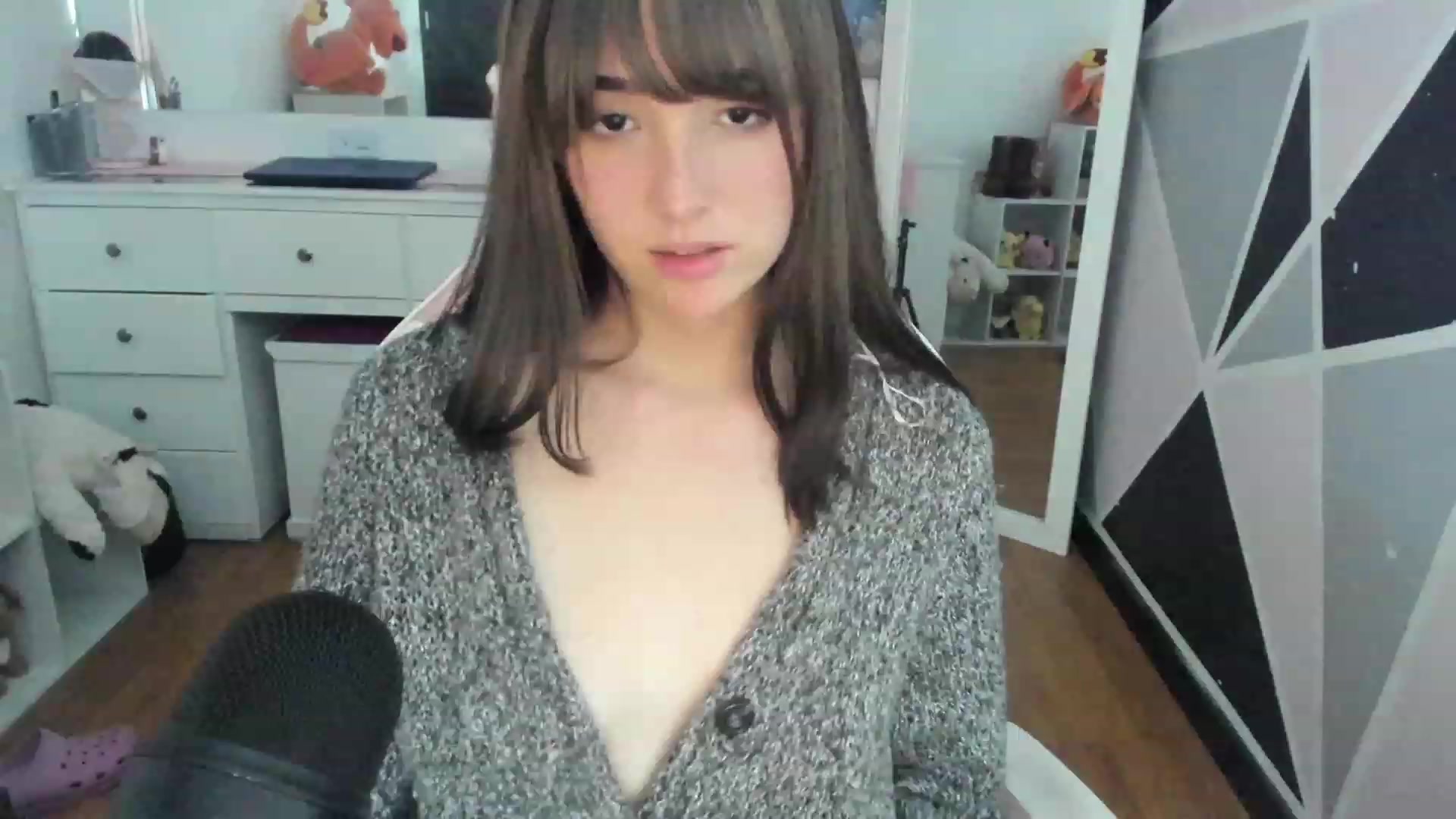 Gallery image thumbnail from sofi_garcia_'s myfreecams stream on, 02/16/2023, 05:58 image 13 of 20
