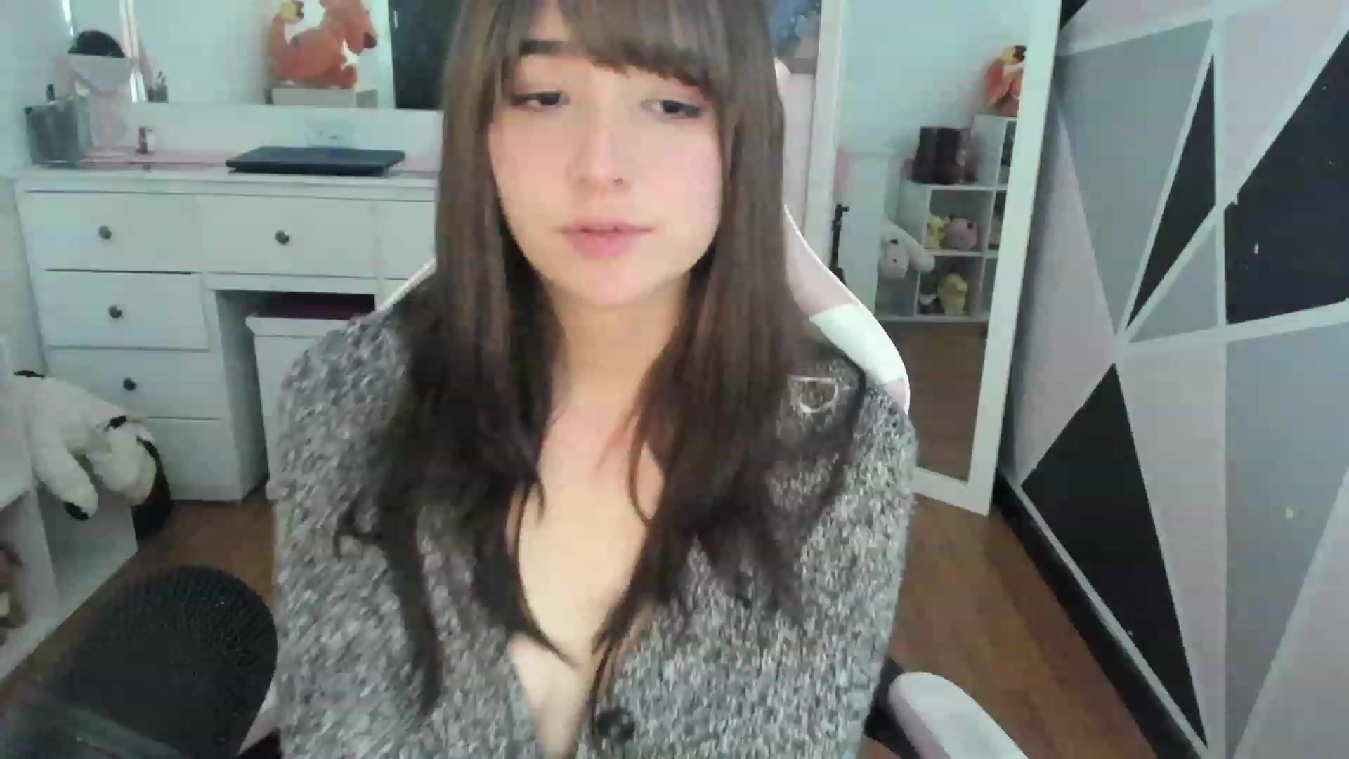 Gallery image thumbnail from sofi_garcia_'s myfreecams stream on, 02/16/2023, 05:58 image 1 of 20