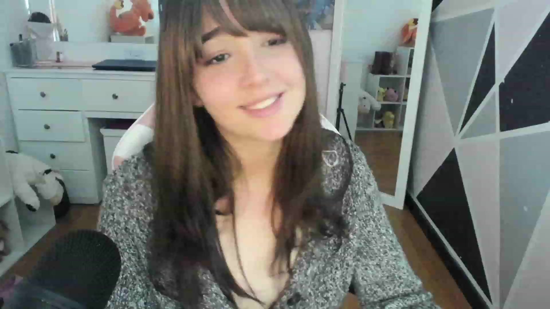Gallery image thumbnail from sofi_garcia_'s myfreecams stream on, 02/16/2023, 05:58 image 10 of 20