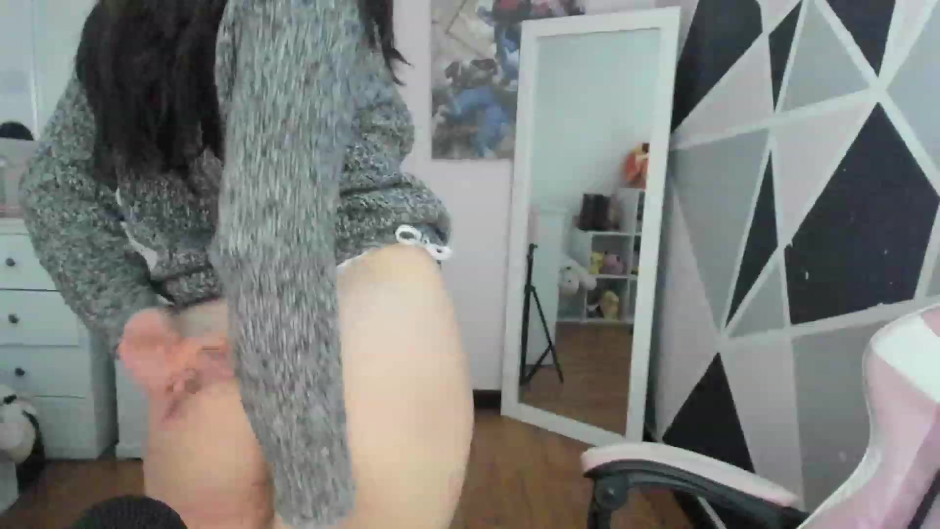 Gallery image thumbnail from sofi_garcia_'s myfreecams stream on, 02/16/2023, 05:58 image 15 of 20