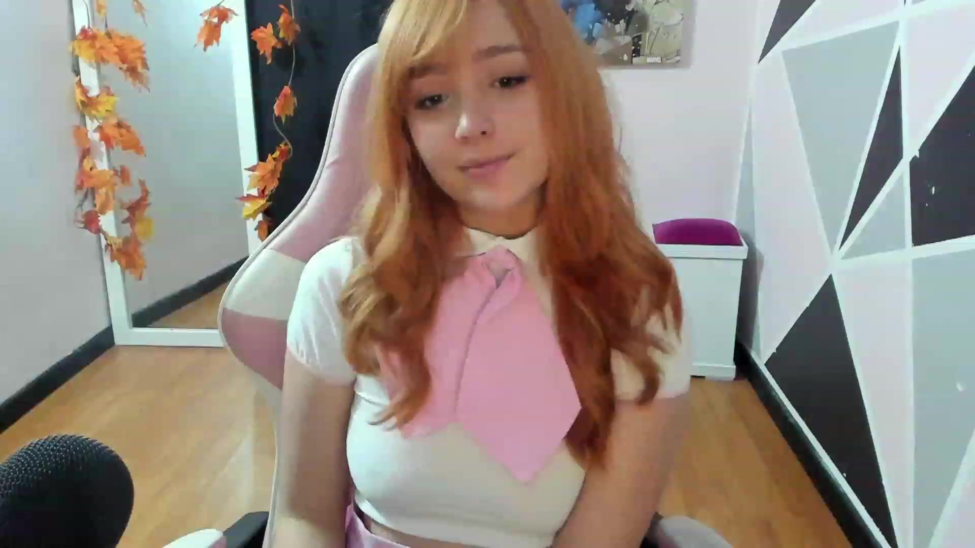 Gallery image thumbnail from sofi_garcia_'s myfreecams stream on, 04/06/2023, 05:10 image 10 of 20
