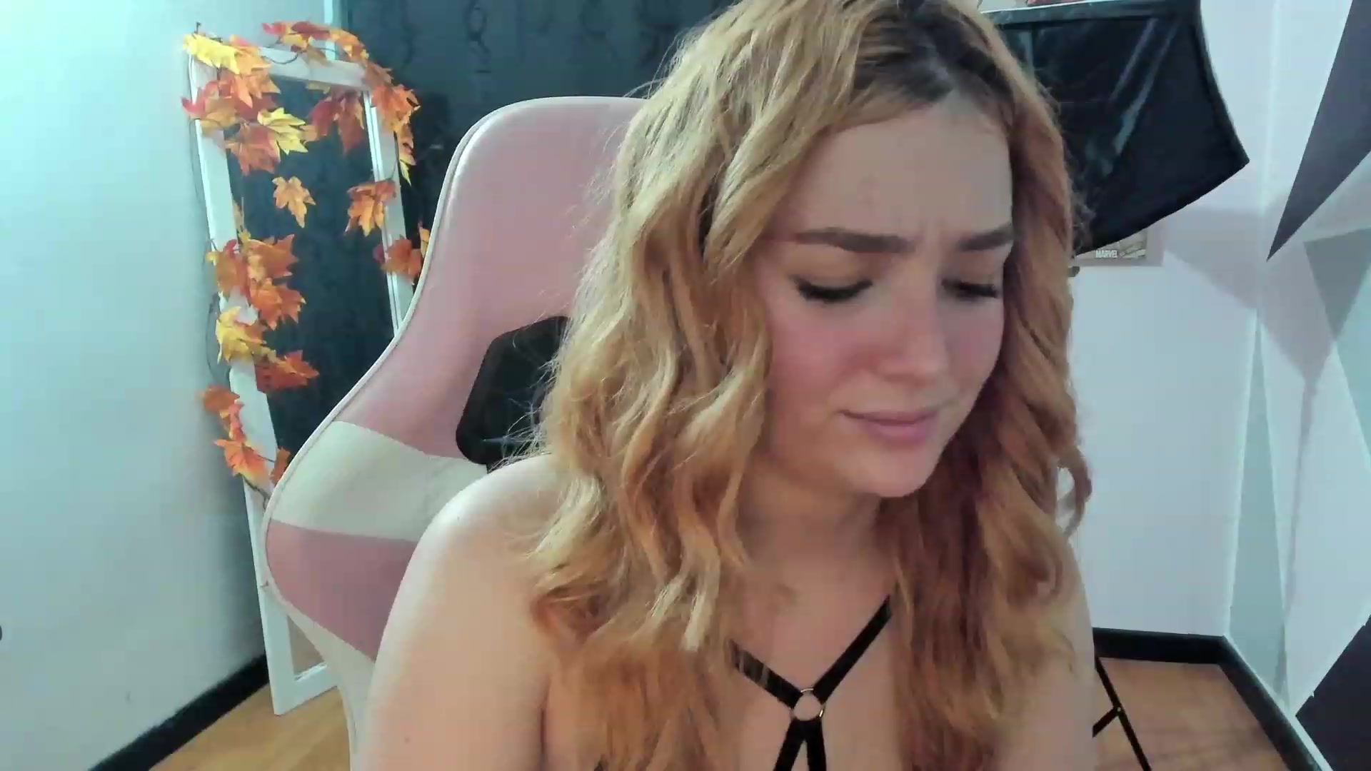 Gallery image thumbnail from sofi_garcia_'s myfreecams stream on, 05/06/2023, 04:28 image 10 of 20