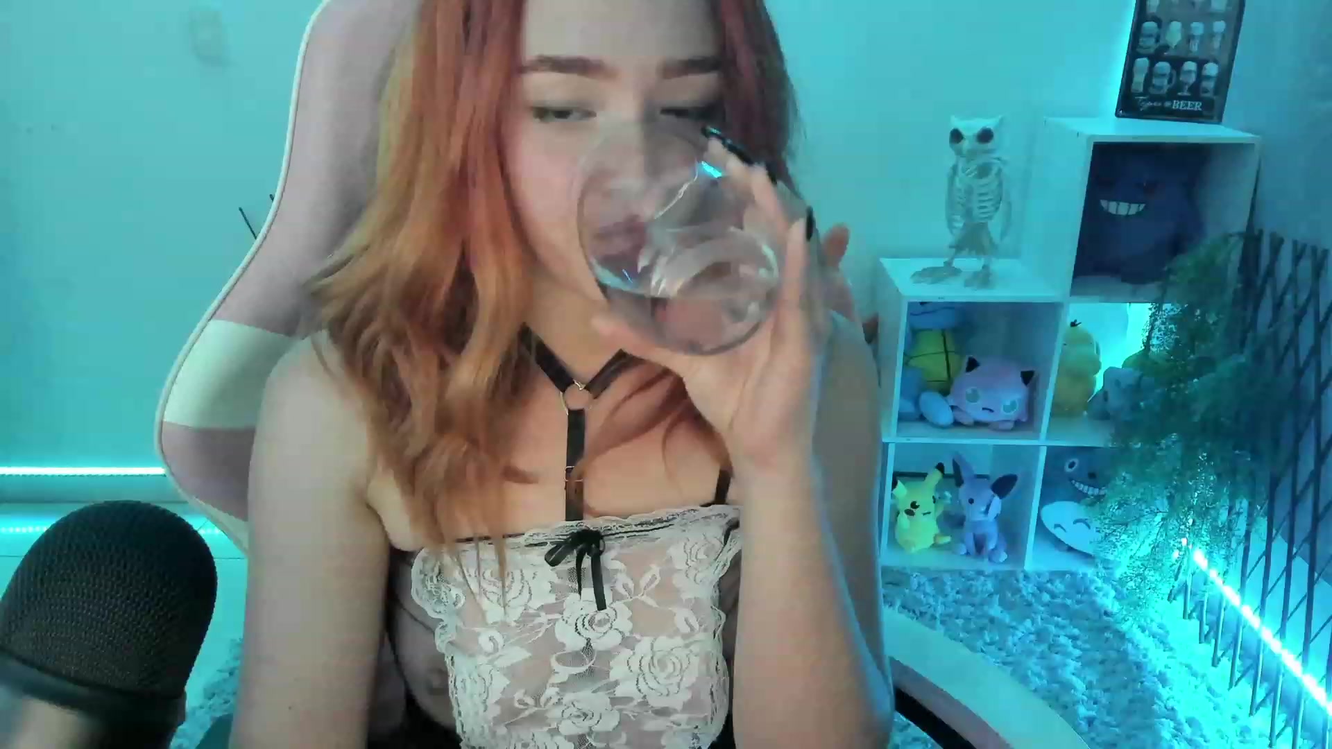 Gallery image thumbnail from sofi_garcia_'s myfreecams stream on, 06/10/2023, 07:09 image 18 of 20