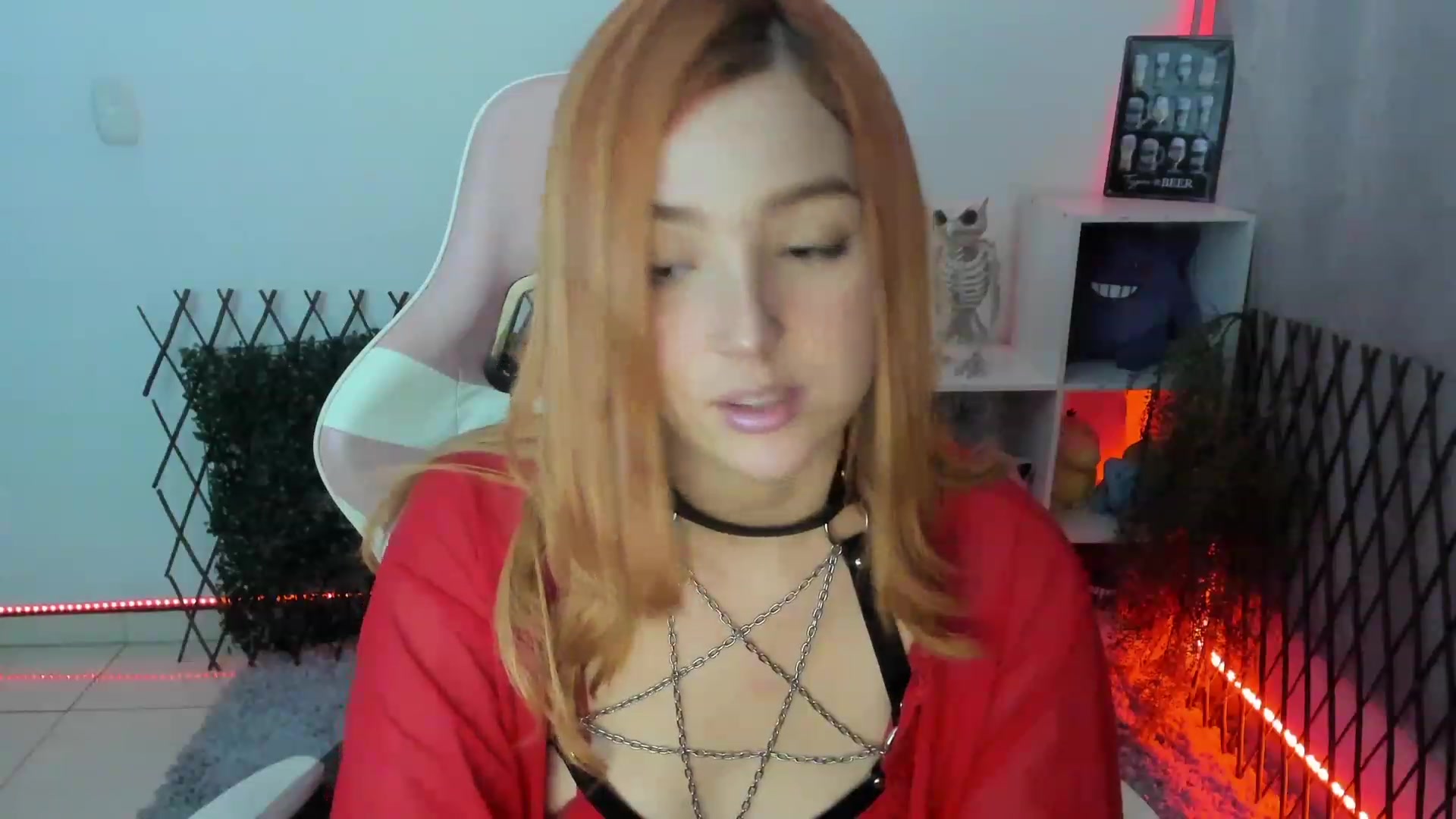 Gallery image thumbnail from sofi_garcia_'s myfreecams stream on, 06/11/2023, 05:54 image 6 of 20