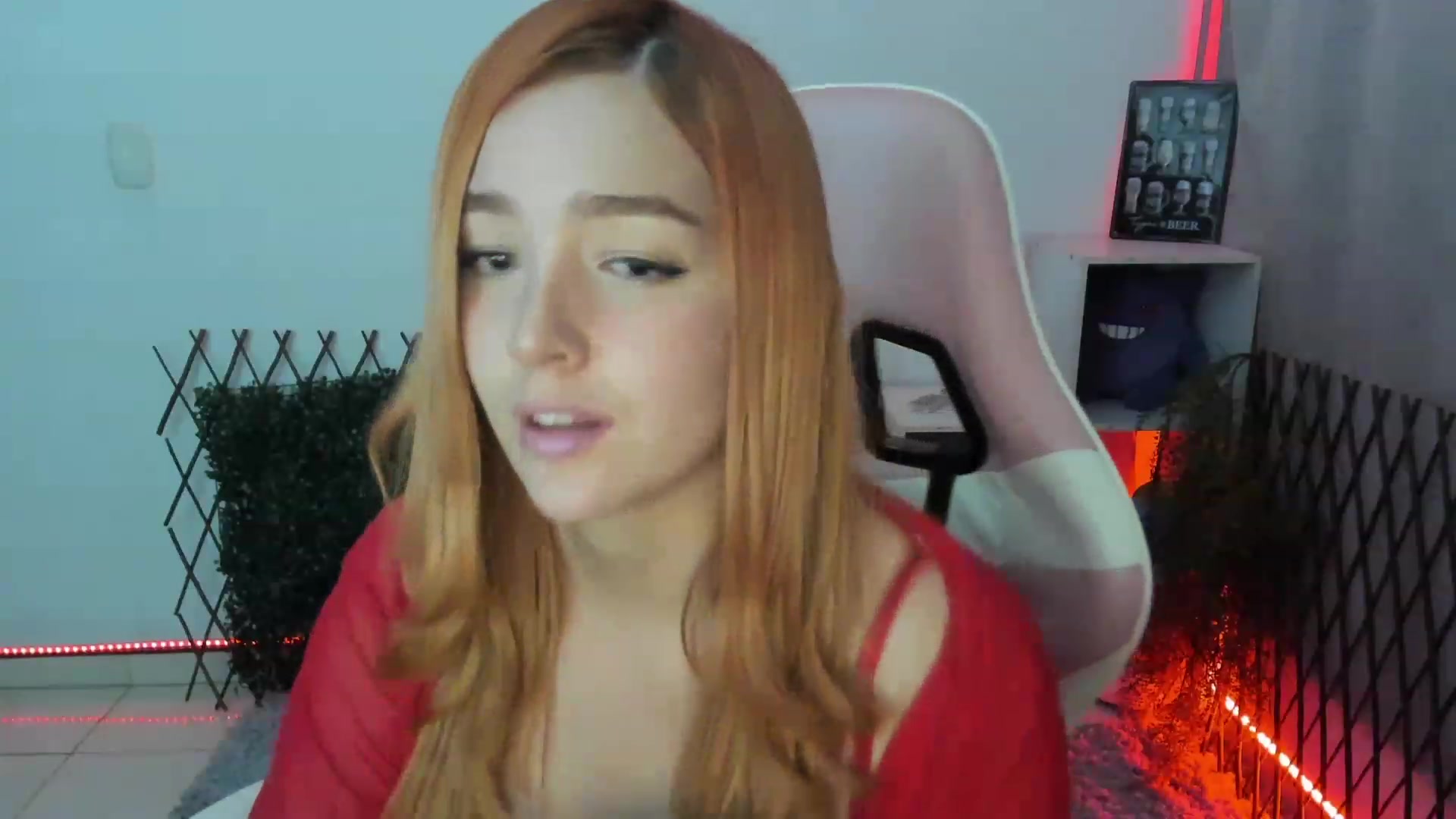 Gallery image thumbnail from sofi_garcia_'s myfreecams stream on, 06/11/2023, 05:54 image 15 of 20
