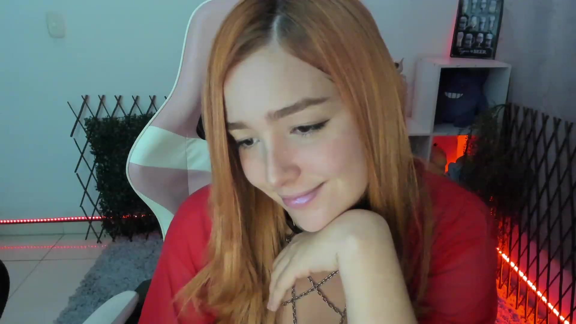 Gallery image thumbnail from sofi_garcia_'s myfreecams stream on, 06/11/2023, 05:54 image 12 of 20