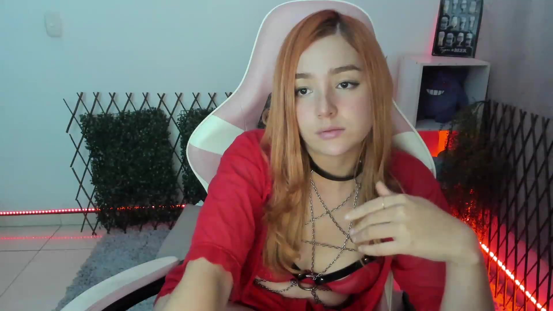 Gallery image thumbnail from sofi_garcia_'s myfreecams stream on, 06/11/2023, 05:54 image 9 of 20
