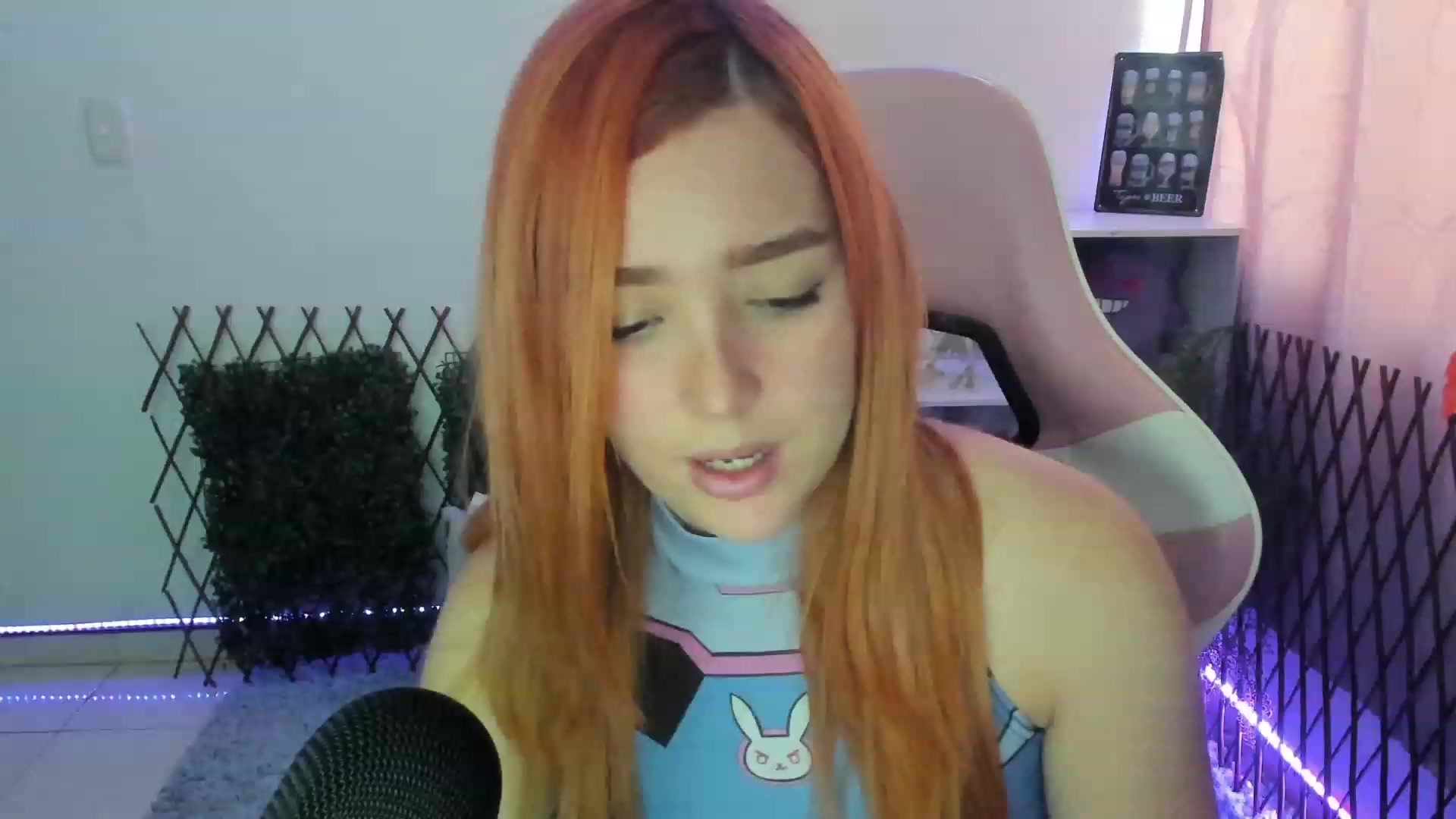 Gallery image thumbnail from sofi_garcia_'s myfreecams stream on, 06/13/2023, 19:22 image 6 of 20