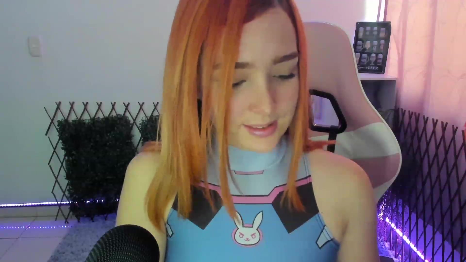 Gallery image thumbnail from sofi_garcia_'s myfreecams stream on, 06/13/2023, 19:22 image 13 of 20