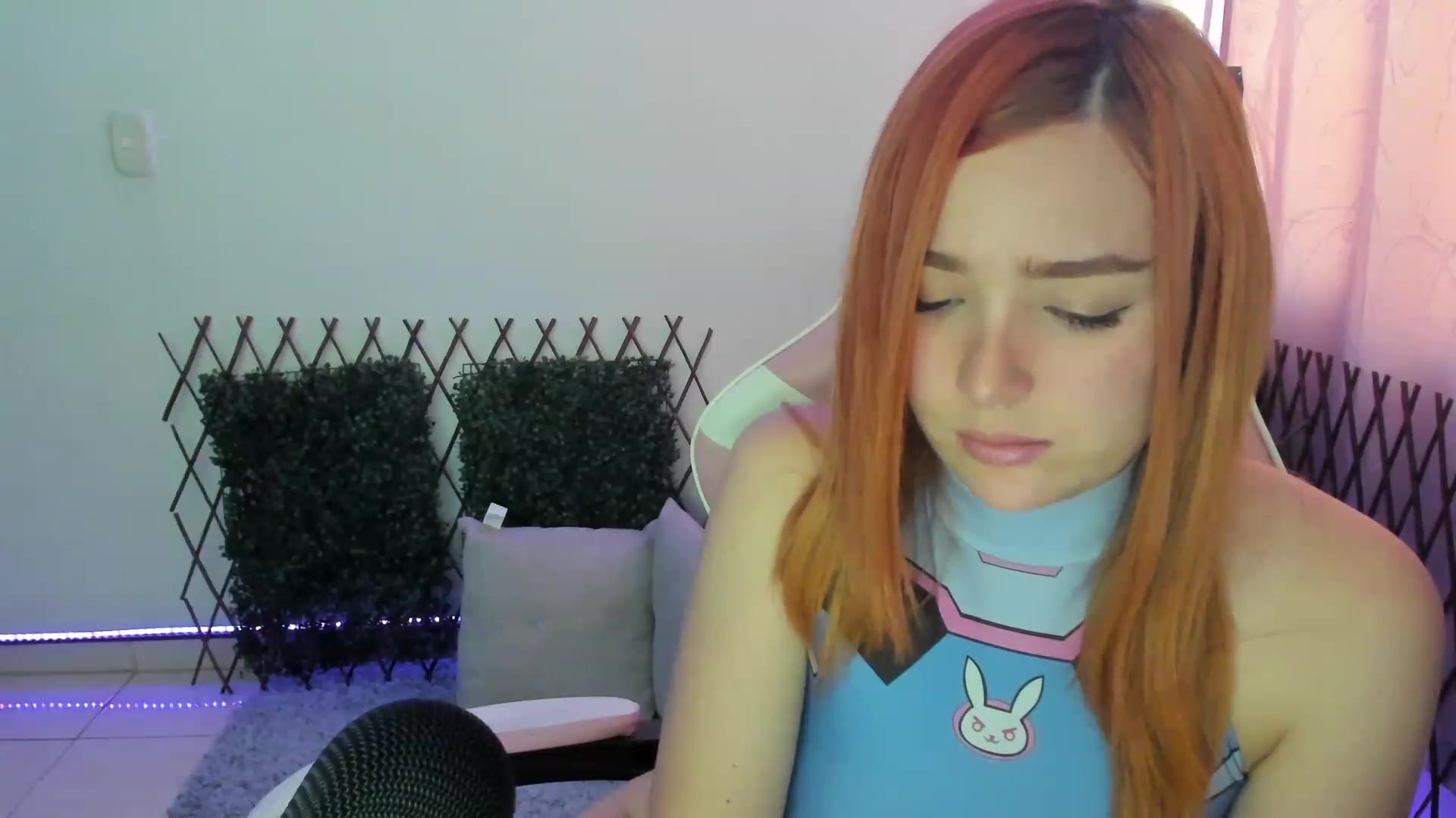 Gallery image thumbnail from sofi_garcia_'s myfreecams stream on, 06/13/2023, 19:22 image 17 of 20