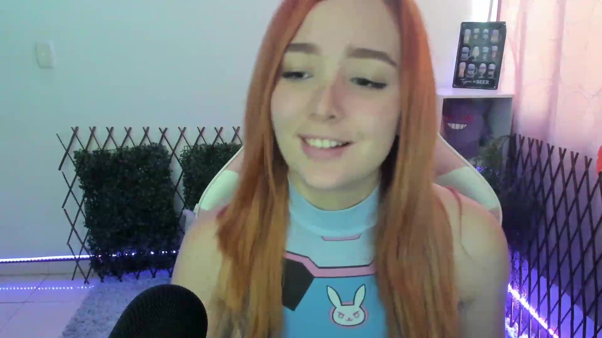 Gallery image thumbnail from sofi_garcia_'s myfreecams stream on, 06/13/2023, 19:22 image 11 of 20
