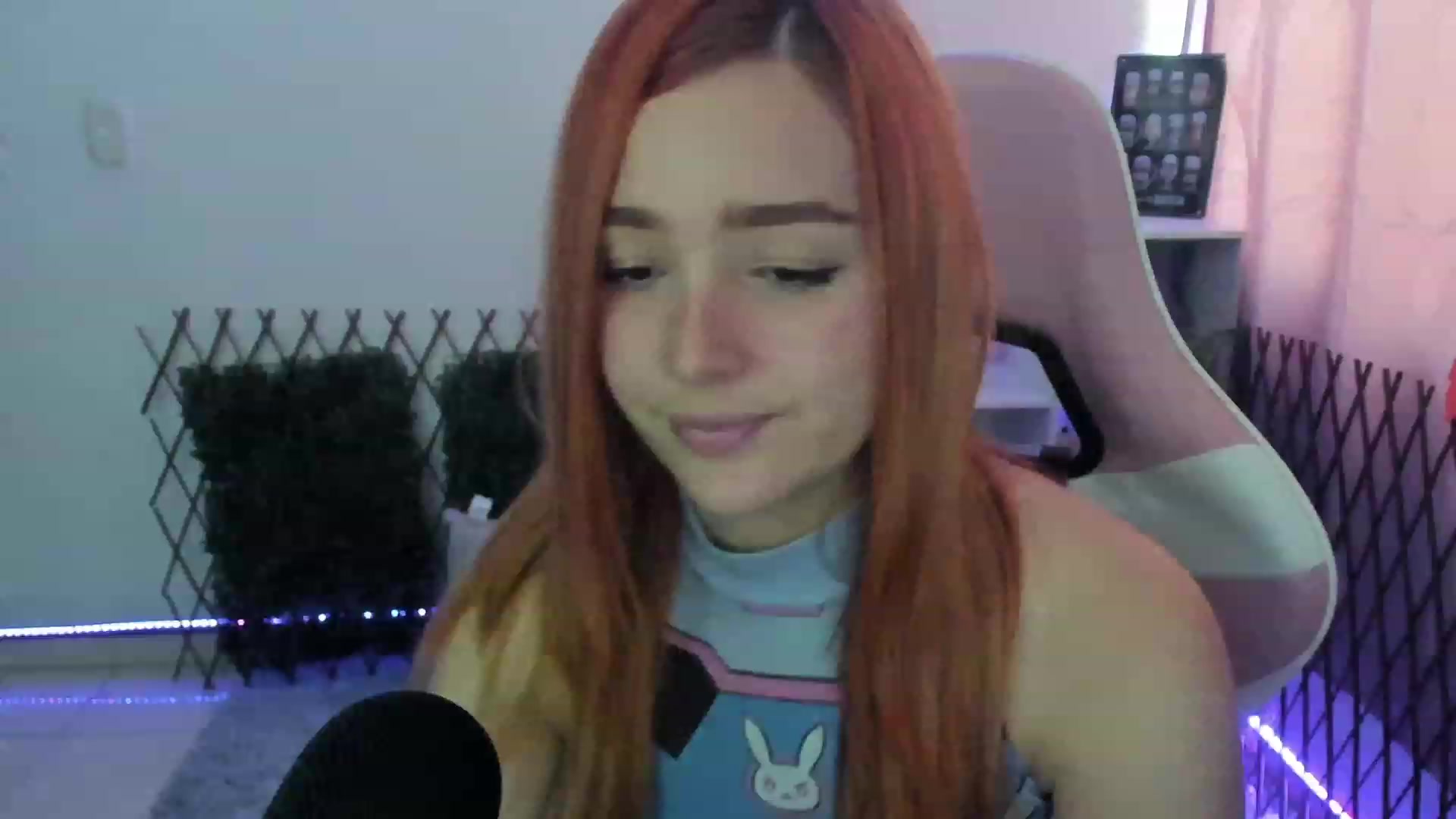 Gallery image thumbnail from sofi_garcia_'s myfreecams stream on, 06/13/2023, 19:22 image 5 of 20