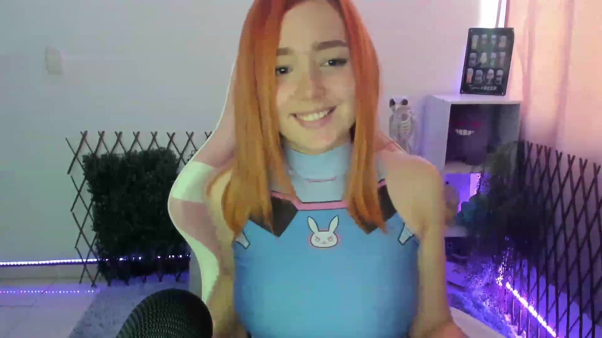 Gallery image thumbnail from sofi_garcia_'s myfreecams stream on, 06/13/2023, 19:22 image 14 of 20