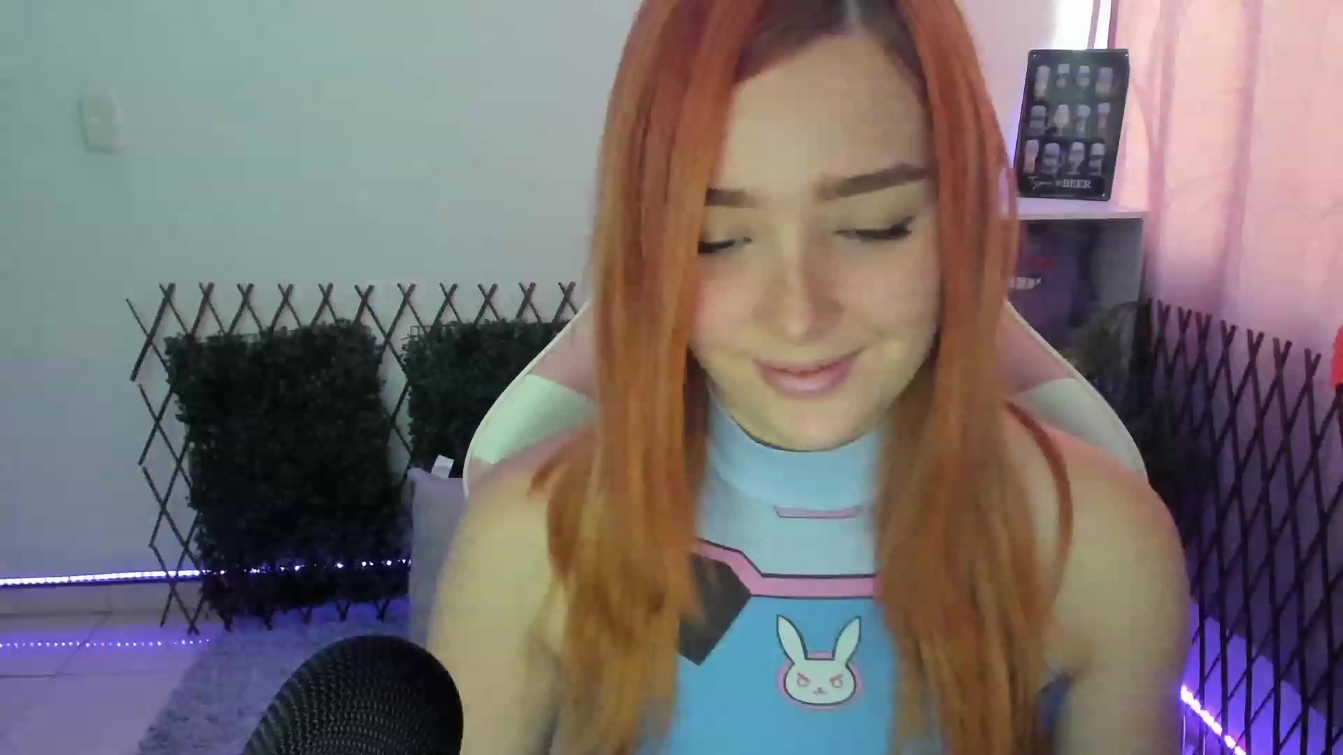 Gallery image thumbnail from sofi_garcia_'s myfreecams stream on, 06/13/2023, 19:22 image 9 of 20