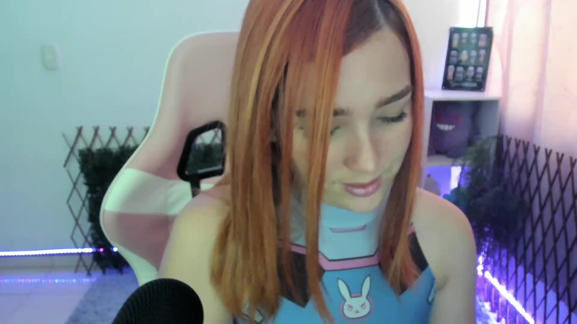 Gallery image thumbnail from sofi_garcia_'s myfreecams stream on, 06/13/2023, 19:22 image 16 of 20