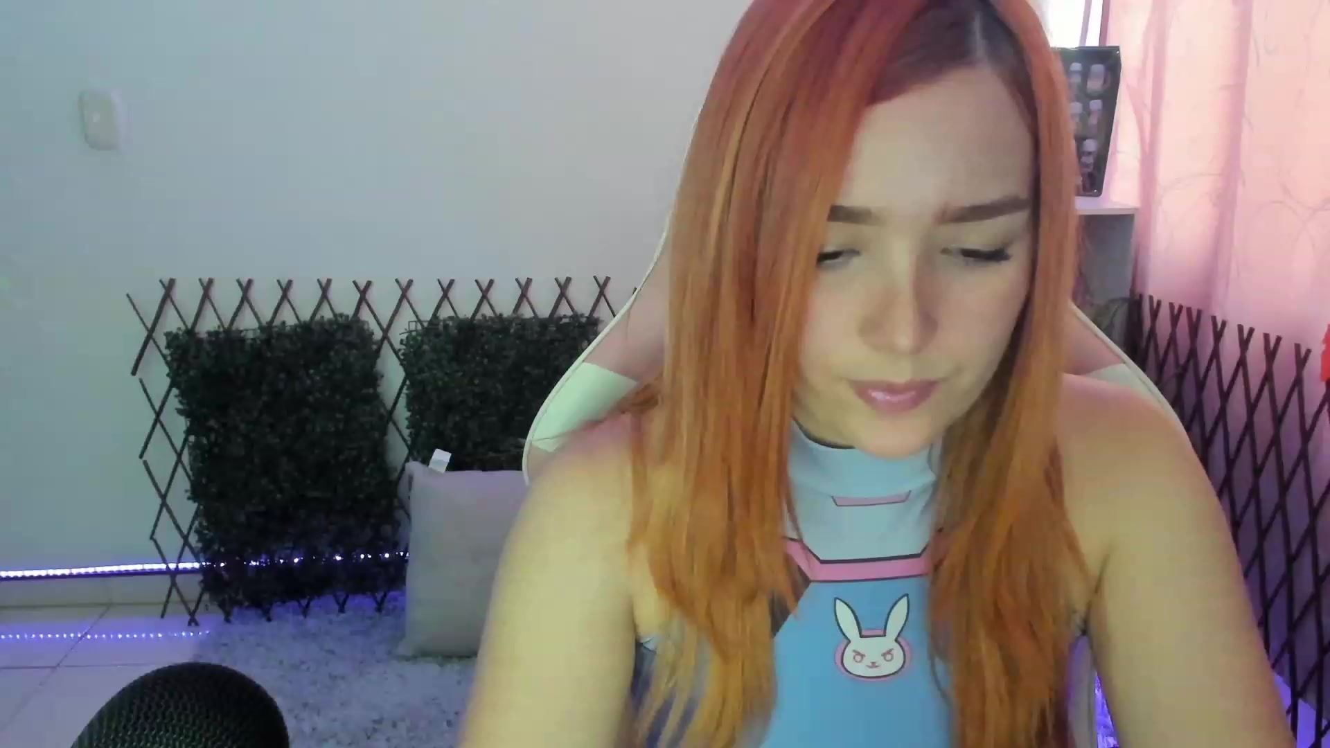 Gallery image thumbnail from sofi_garcia_'s myfreecams stream on, 06/13/2023, 19:22 image 4 of 20