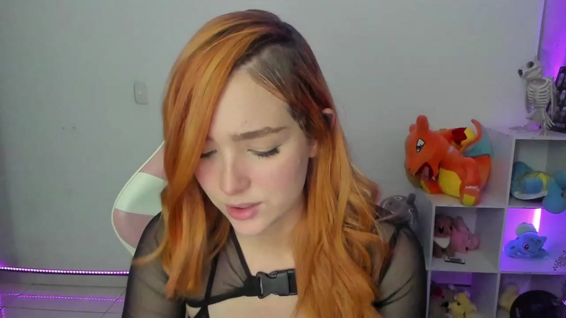 Gallery image thumbnail from sofi_garcia_'s myfreecams stream on, 07/23/2023, 04:22 image 6 of 20