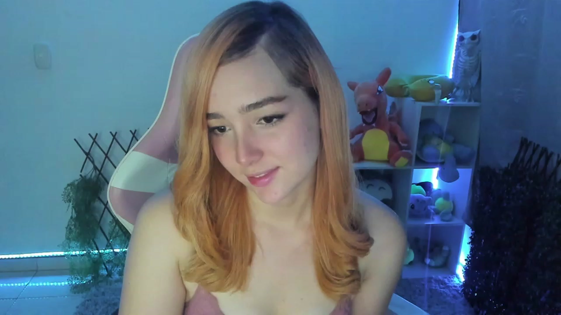 Gallery image thumbnail from sofi_garcia_'s myfreecams stream on, 08/17/2023, 03:47 image 6 of 20