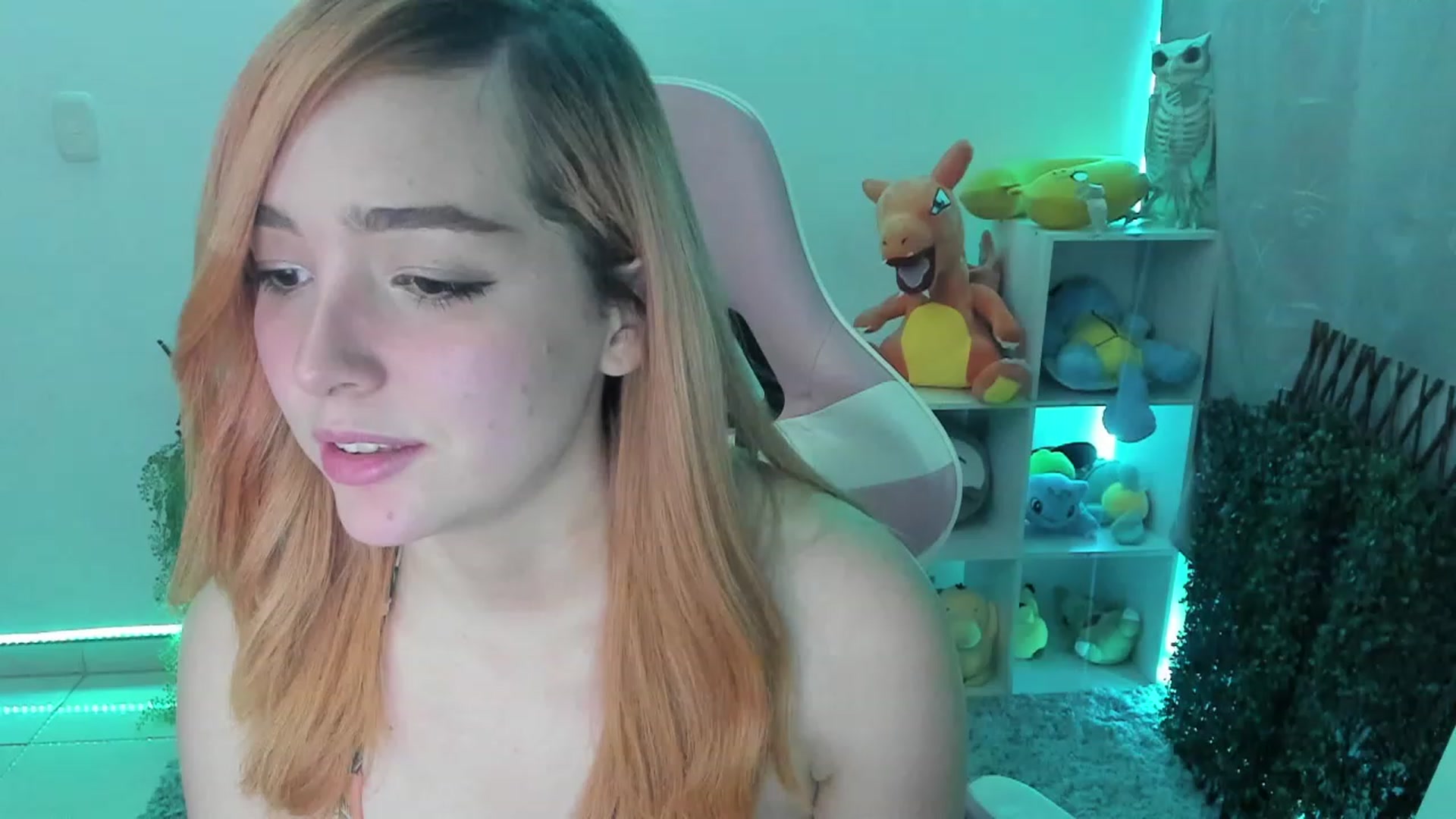Gallery image thumbnail from sofi_garcia_'s myfreecams stream on, 08/18/2023, 05:17 image 4 of 20