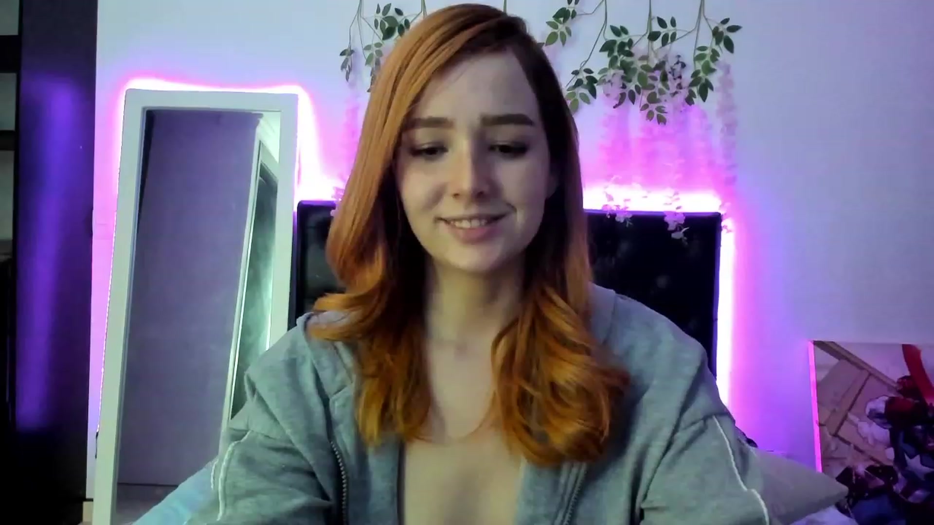 Gallery image thumbnail from sofi_garcia_'s myfreecams stream on, 09/15/2023, 06:35 image 17 of 20