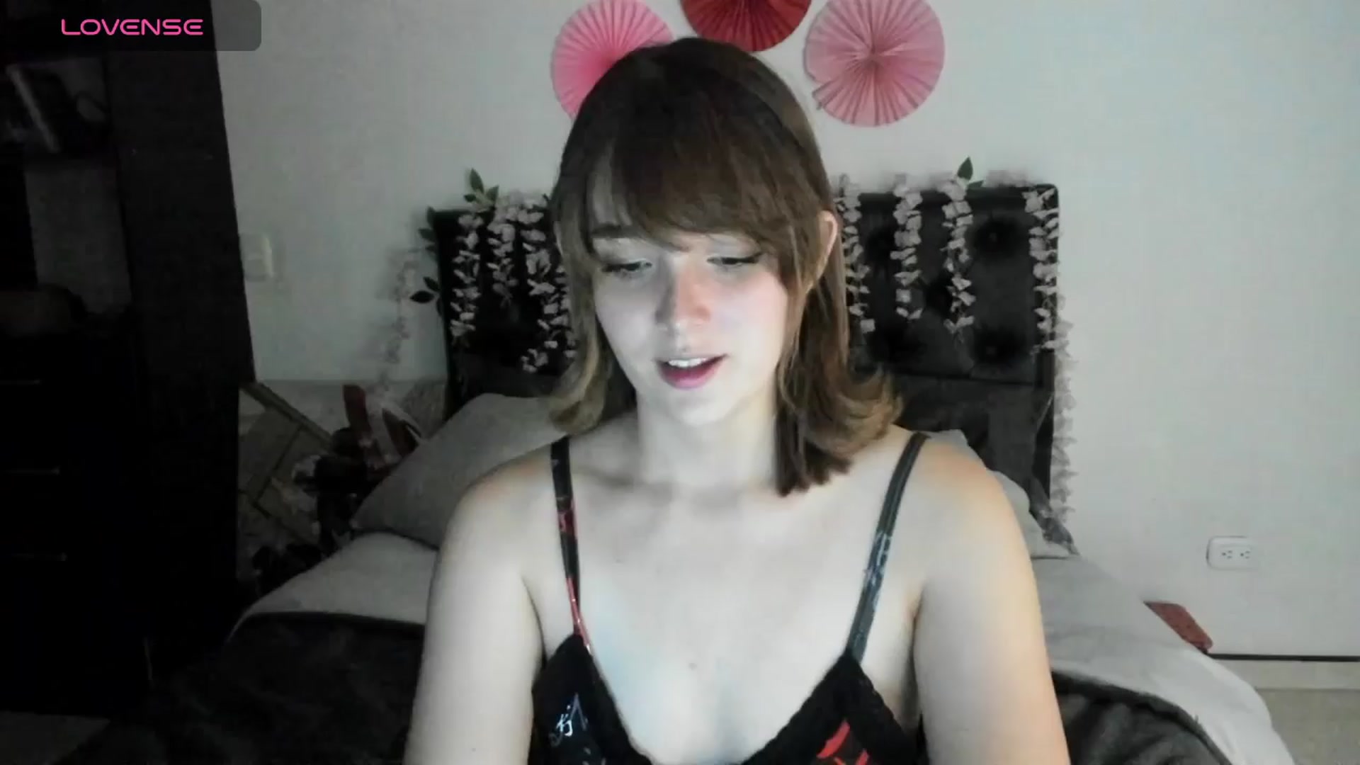 Gallery image thumbnail from sofi_garcia_'s myfreecams stream on, 03/29/2024, 04:34 image 18 of 20