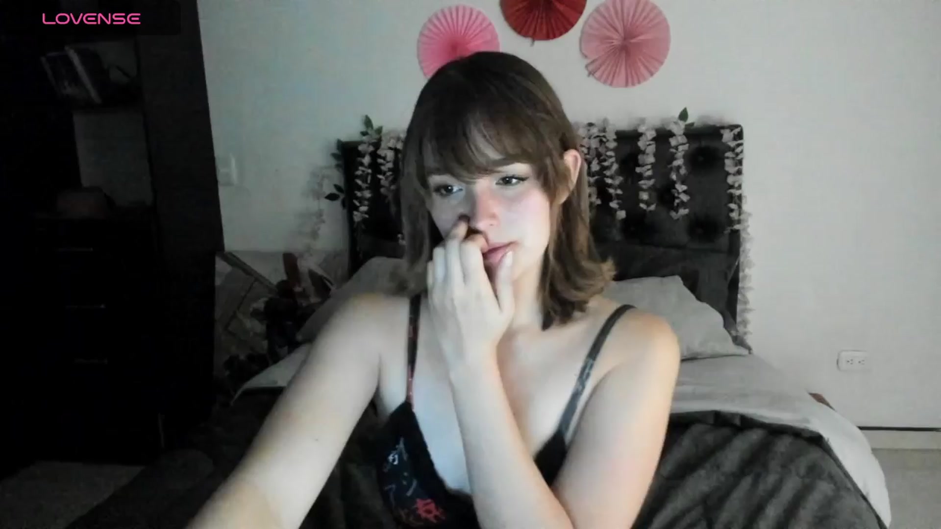 Gallery image thumbnail from sofi_garcia_'s myfreecams stream on, 03/29/2024, 04:34 image 12 of 20
