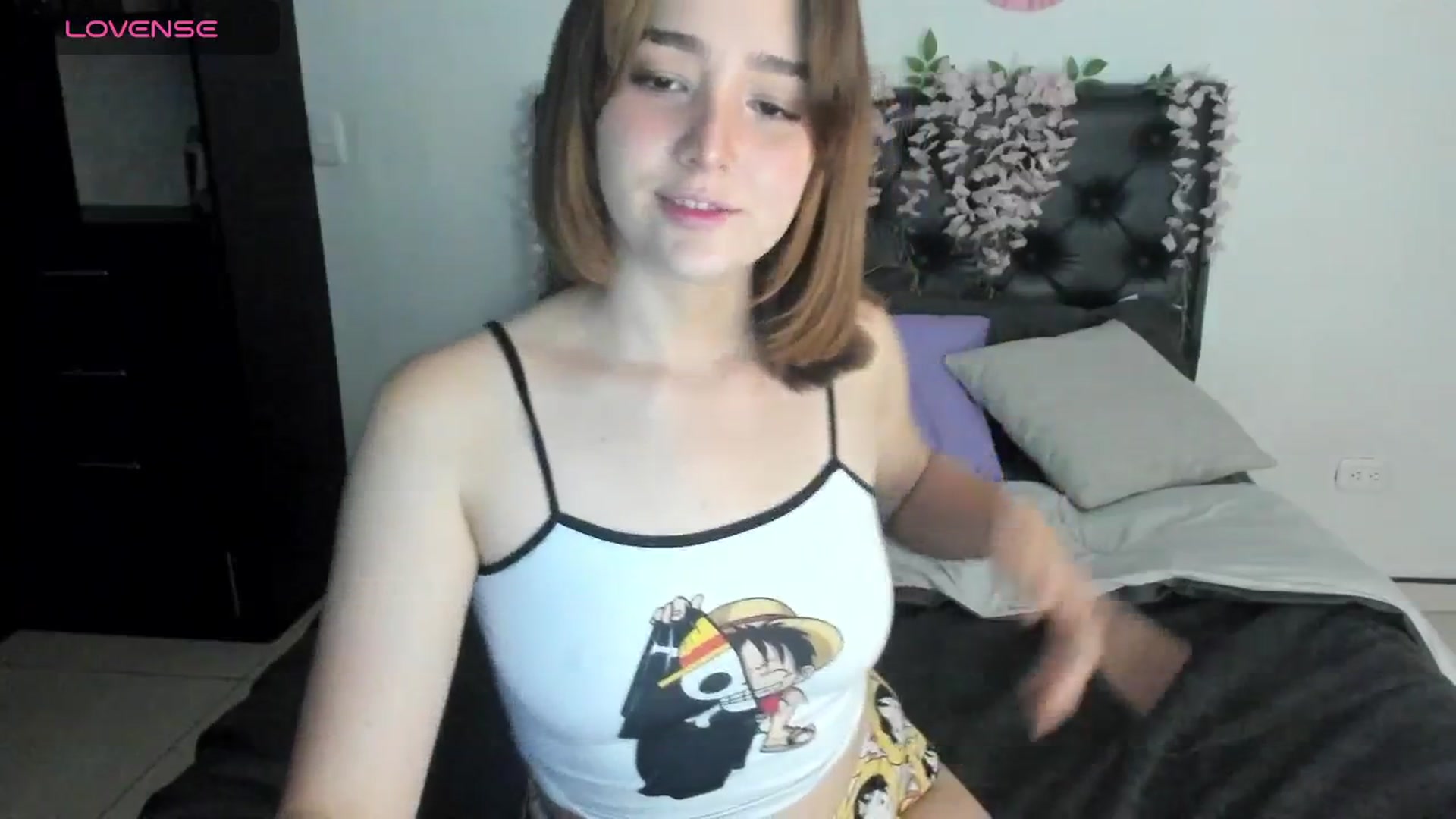 Gallery image thumbnail from sofi_garcia_'s myfreecams stream on, 04/21/2024, 05:19 image 18 of 20