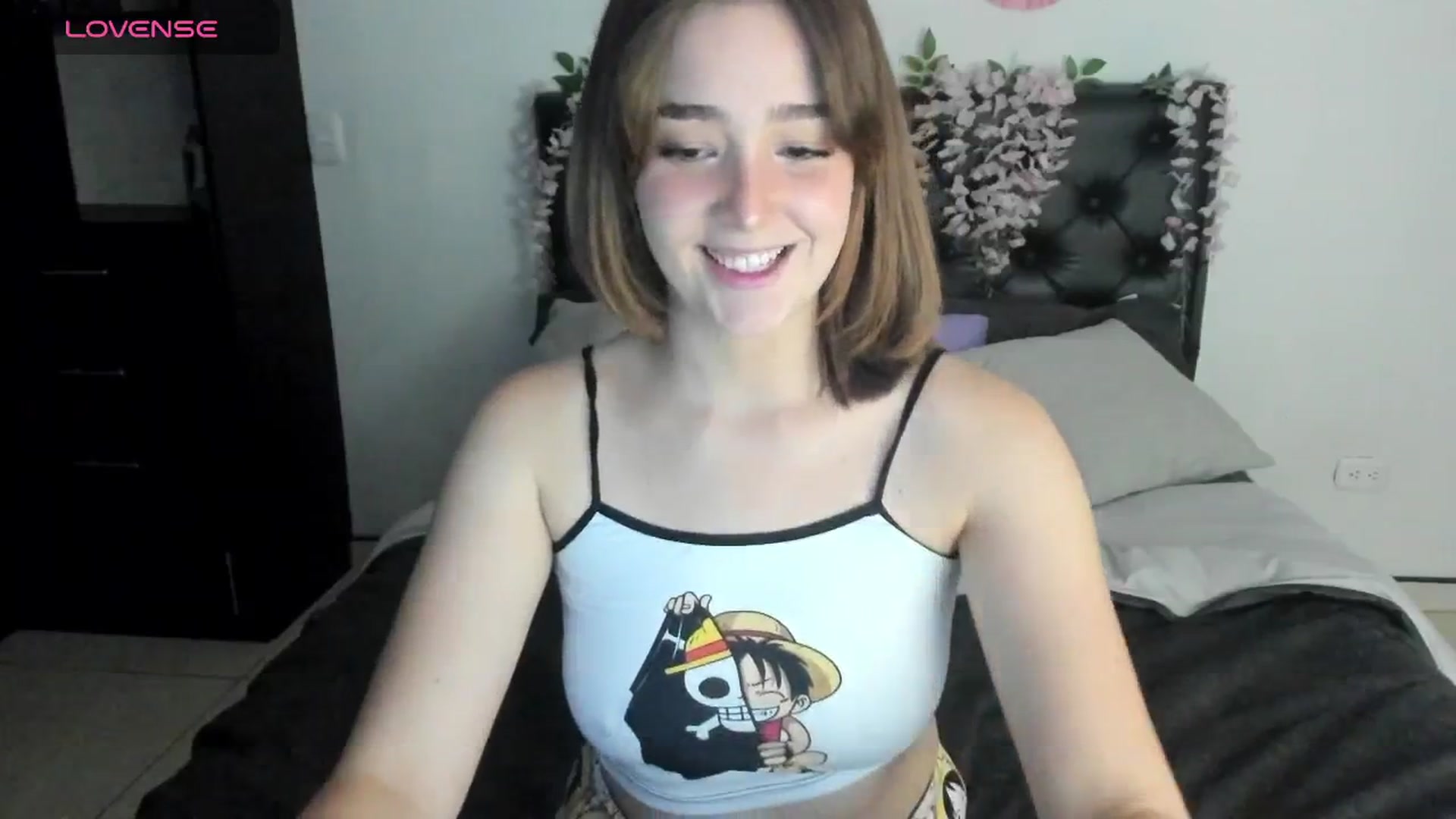 Gallery image thumbnail from sofi_garcia_'s myfreecams stream on, 04/21/2024, 05:19 image 10 of 20