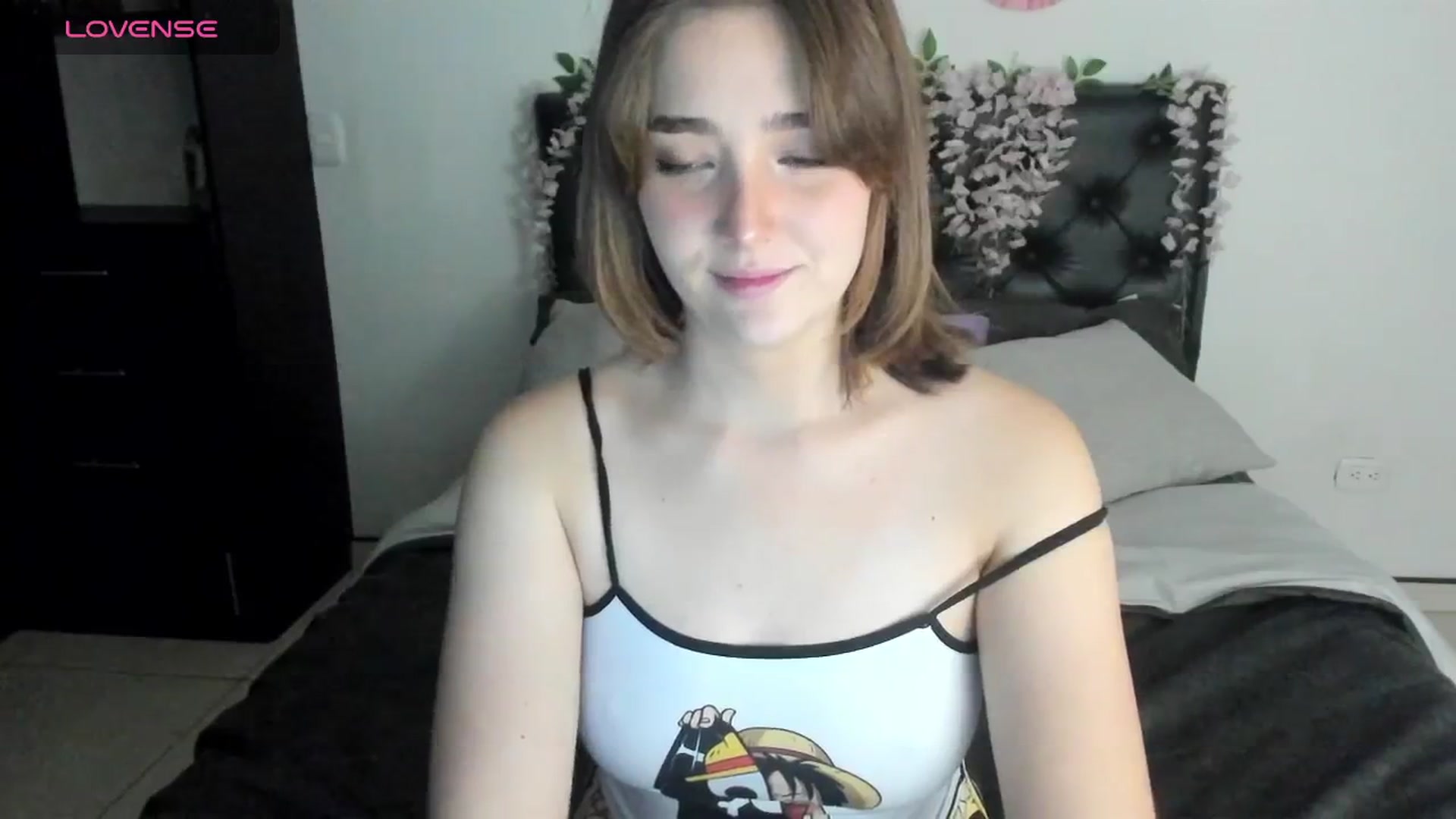 Gallery image thumbnail from sofi_garcia_'s myfreecams stream on, 04/21/2024, 05:19 image 16 of 20