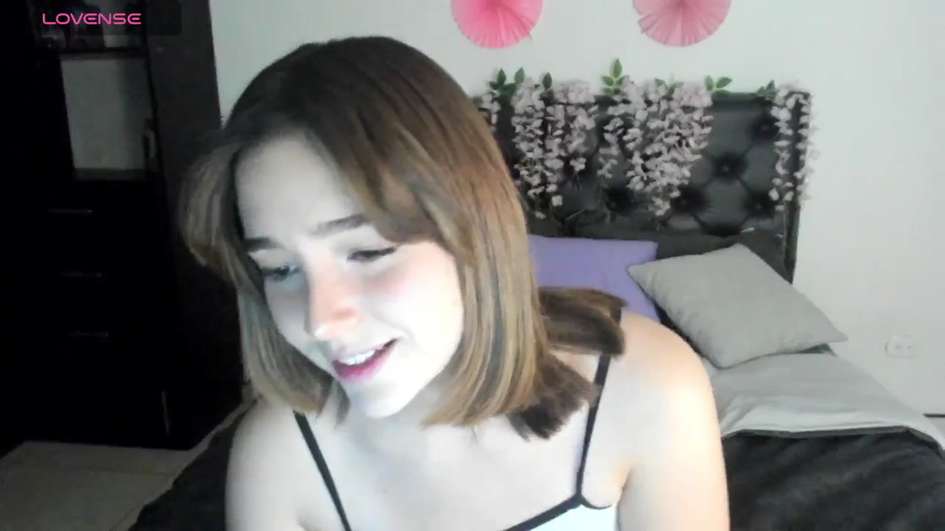 Gallery image thumbnail from sofi_garcia_'s myfreecams stream on, 04/21/2024, 05:44 image 10 of 20
