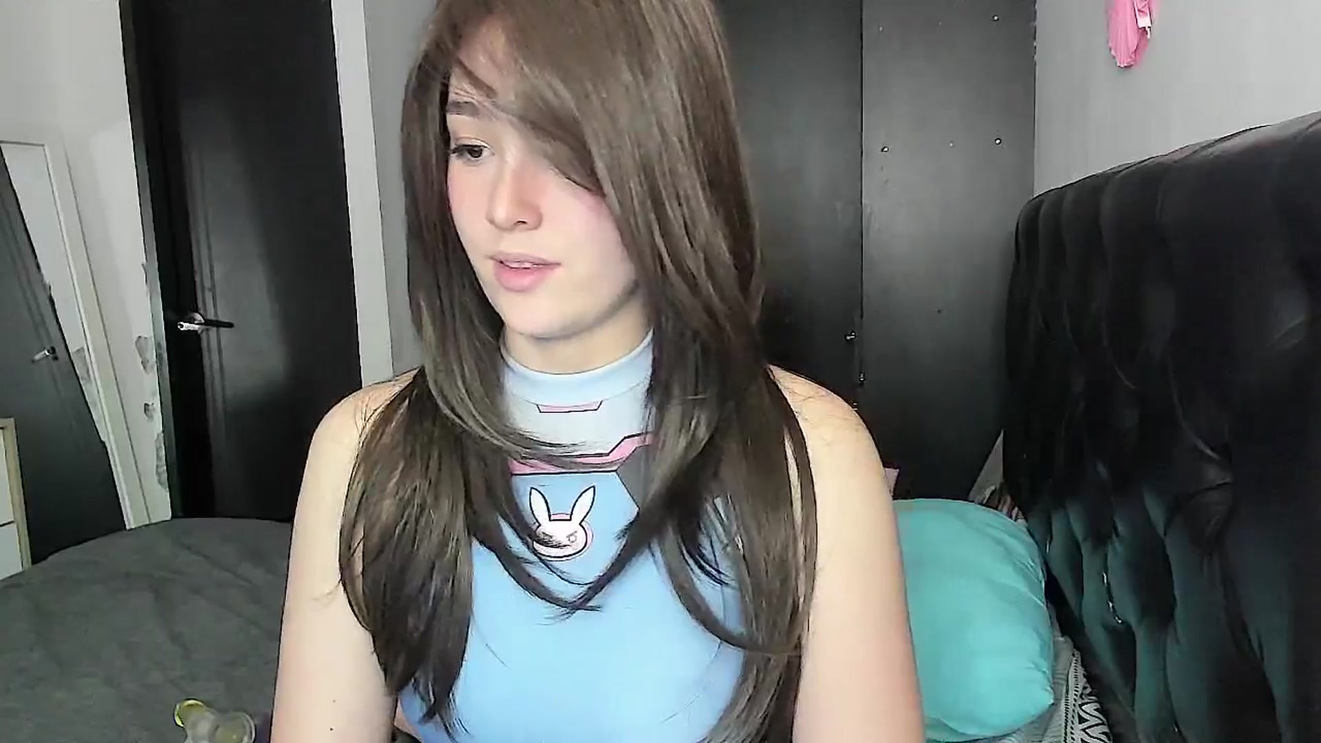 Gallery image thumbnail from sofi_garcia_'s myfreecams stream on, 06/13/2024, 03:45 image 18 of 20