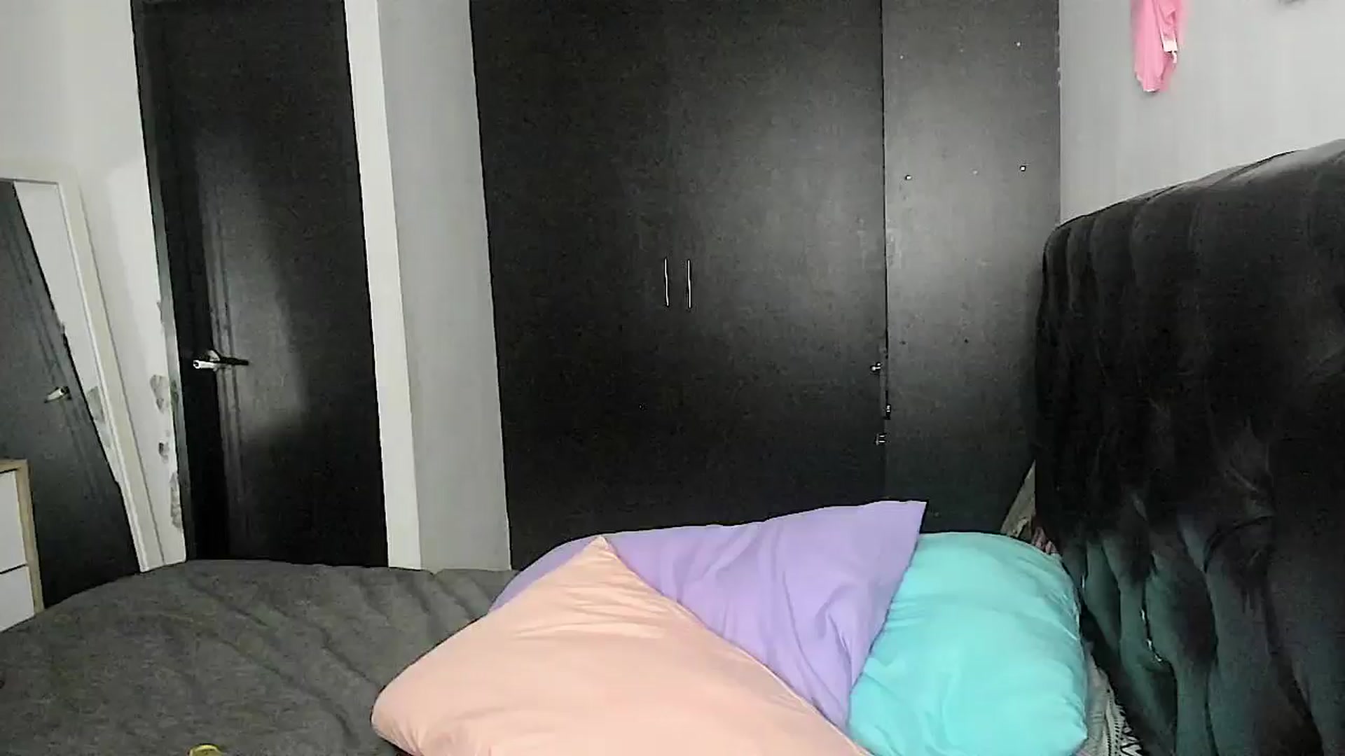 Gallery image thumbnail from sofi_garcia_'s myfreecams stream on, 06/13/2024, 03:45 image 1 of 20