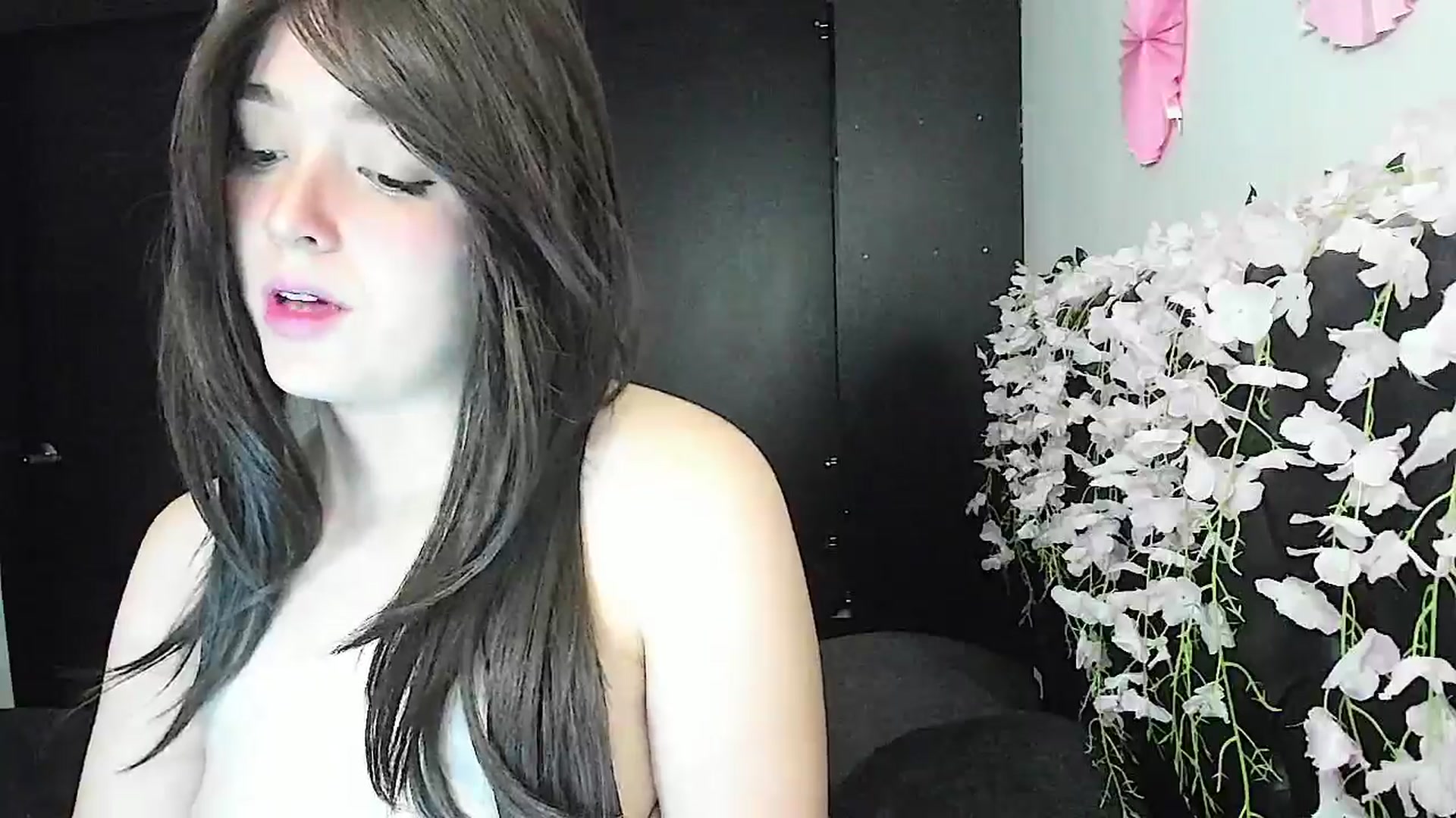 Gallery image thumbnail from sofi_garcia_'s myfreecams stream on, 06/14/2024, 06:05 image 11 of 20
