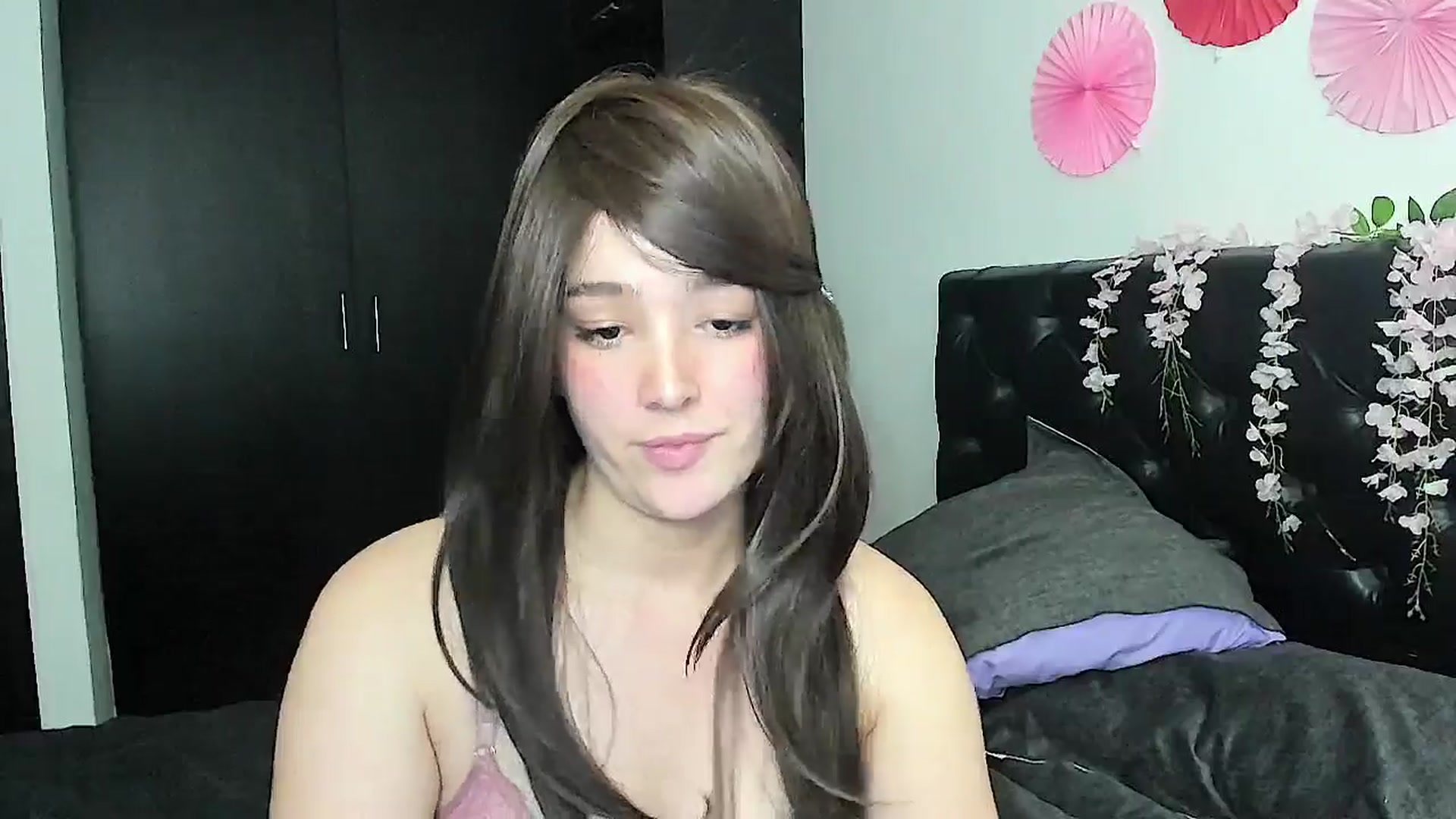 Gallery image thumbnail from sofi_garcia_'s myfreecams stream on, 06/16/2024, 05:09 image 8 of 20