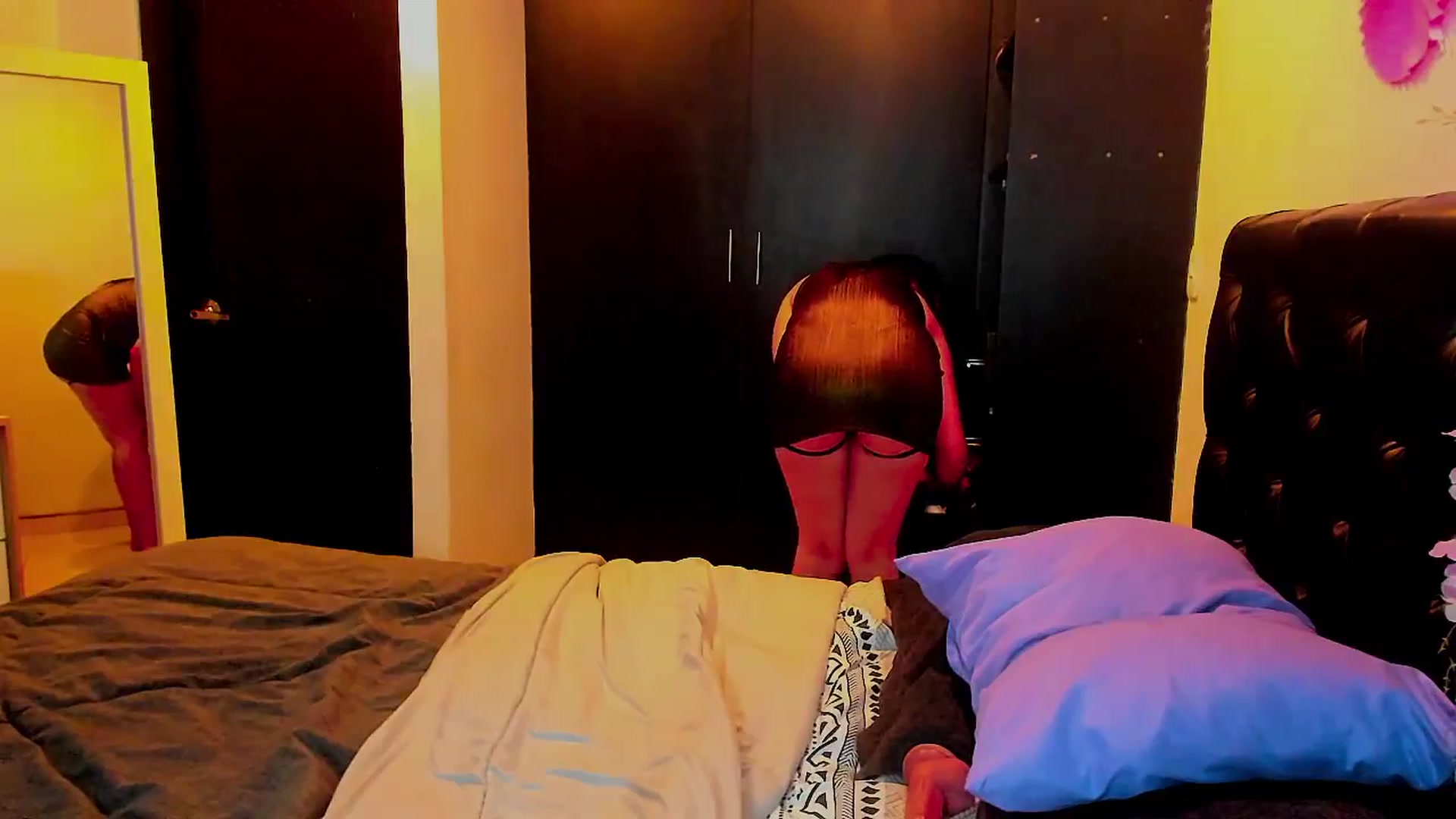 Gallery image thumbnail from sofi_garcia_'s myfreecams stream on, 06/23/2024, 05:12 image 10 of 20