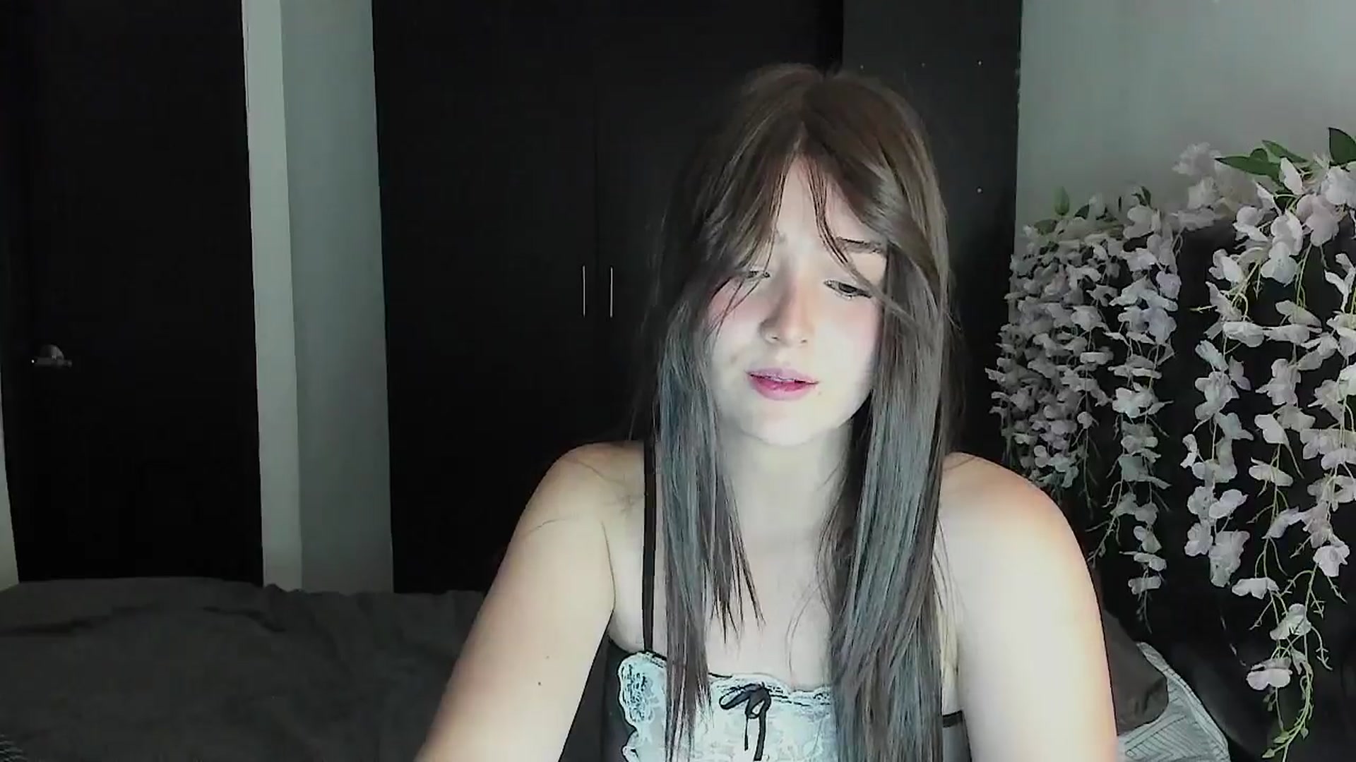 Gallery image thumbnail from sofi_garcia_'s myfreecams stream on, 07/06/2024, 06:13 image 3 of 20