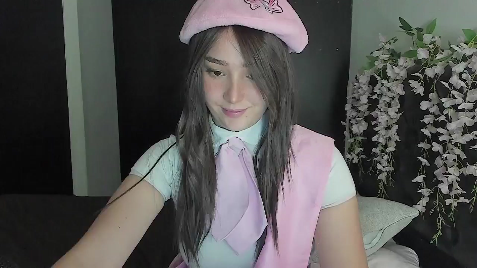 Gallery image thumbnail from sofi_garcia_'s myfreecams stream on, 07/14/2024, 06:04 image 2 of 20